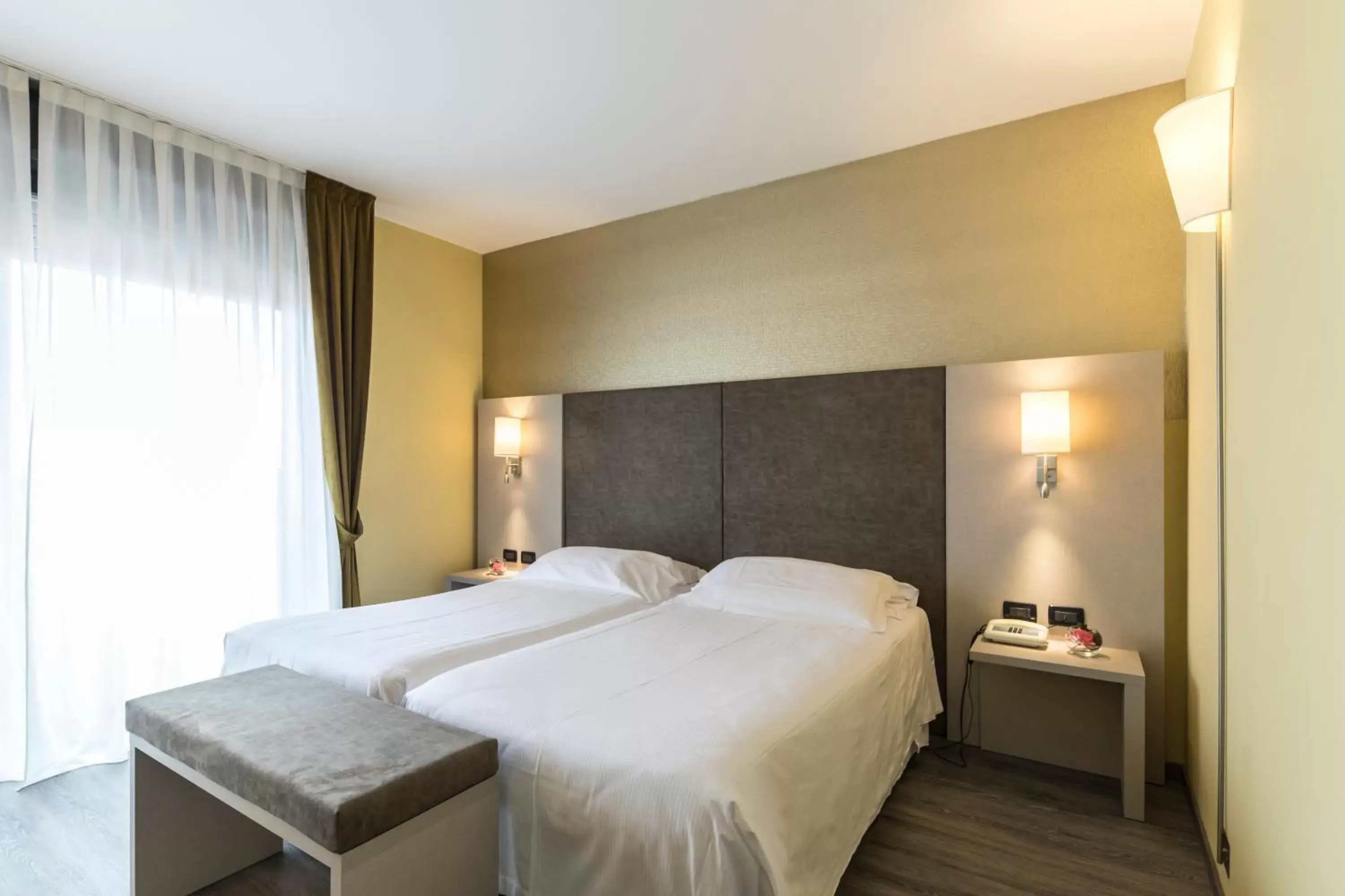 Bedroom, Bed in Hotel Donatello Imola