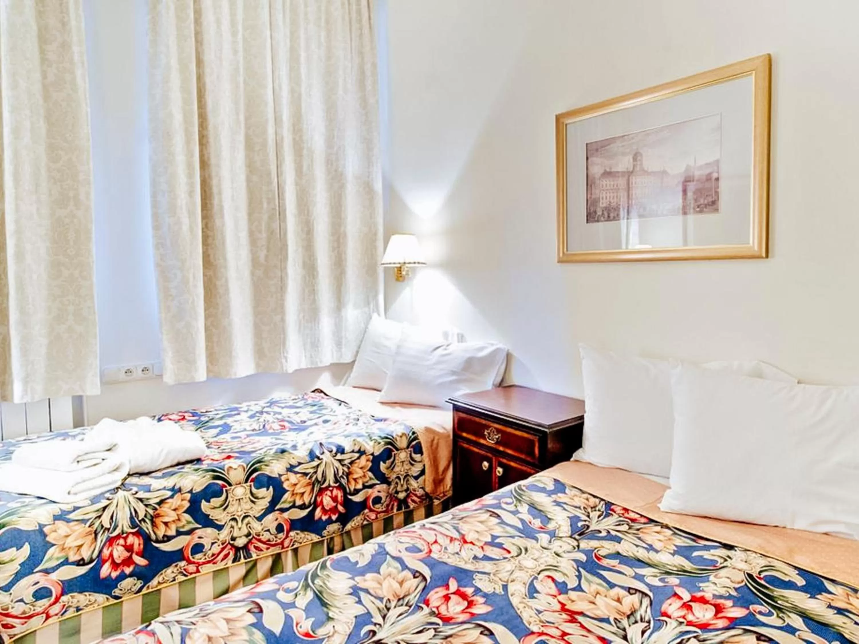 Bed in Miodosytnia Aparthotel