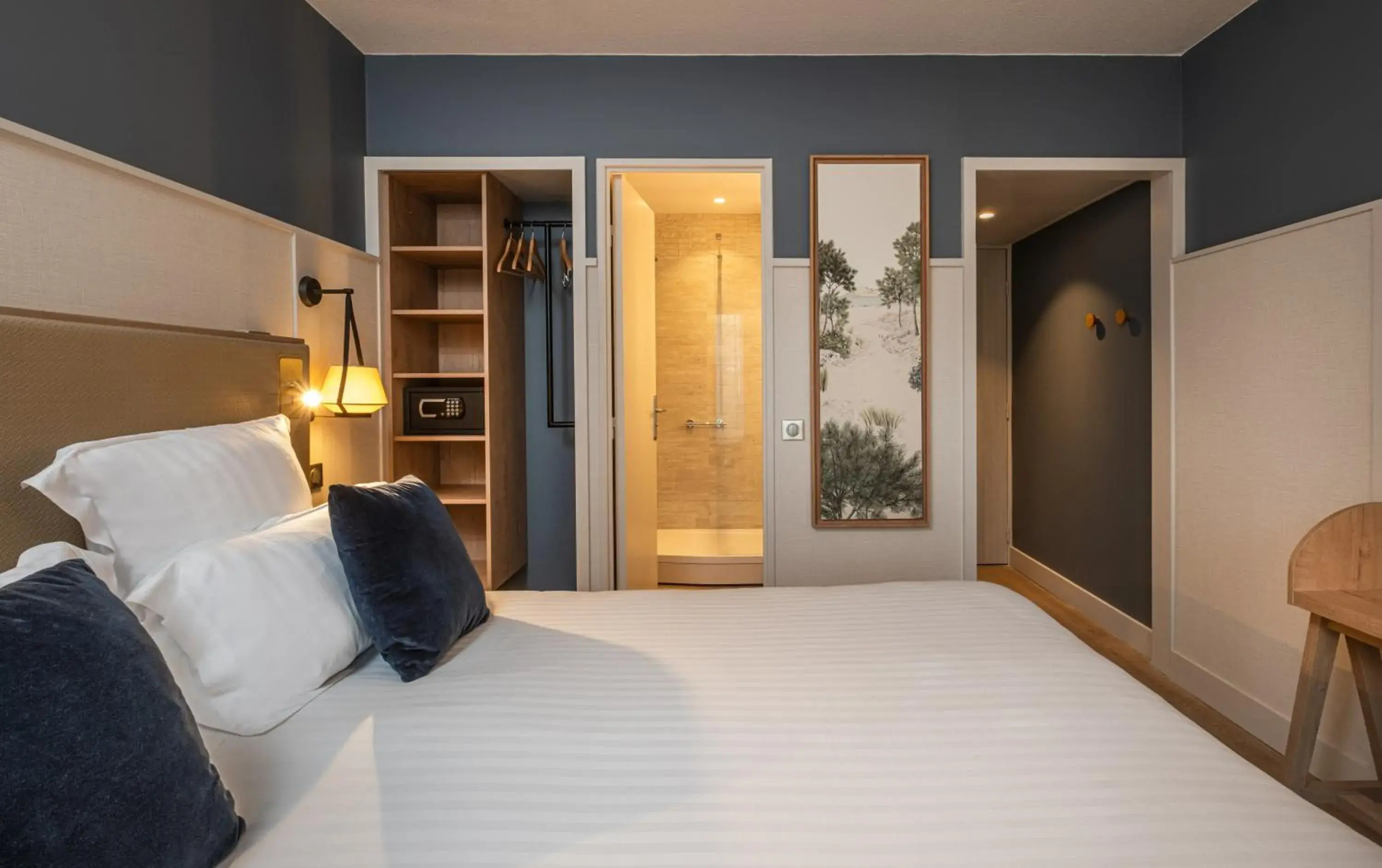 Bedroom, Bed in Hôtel de La Plage by Inwood Hotels