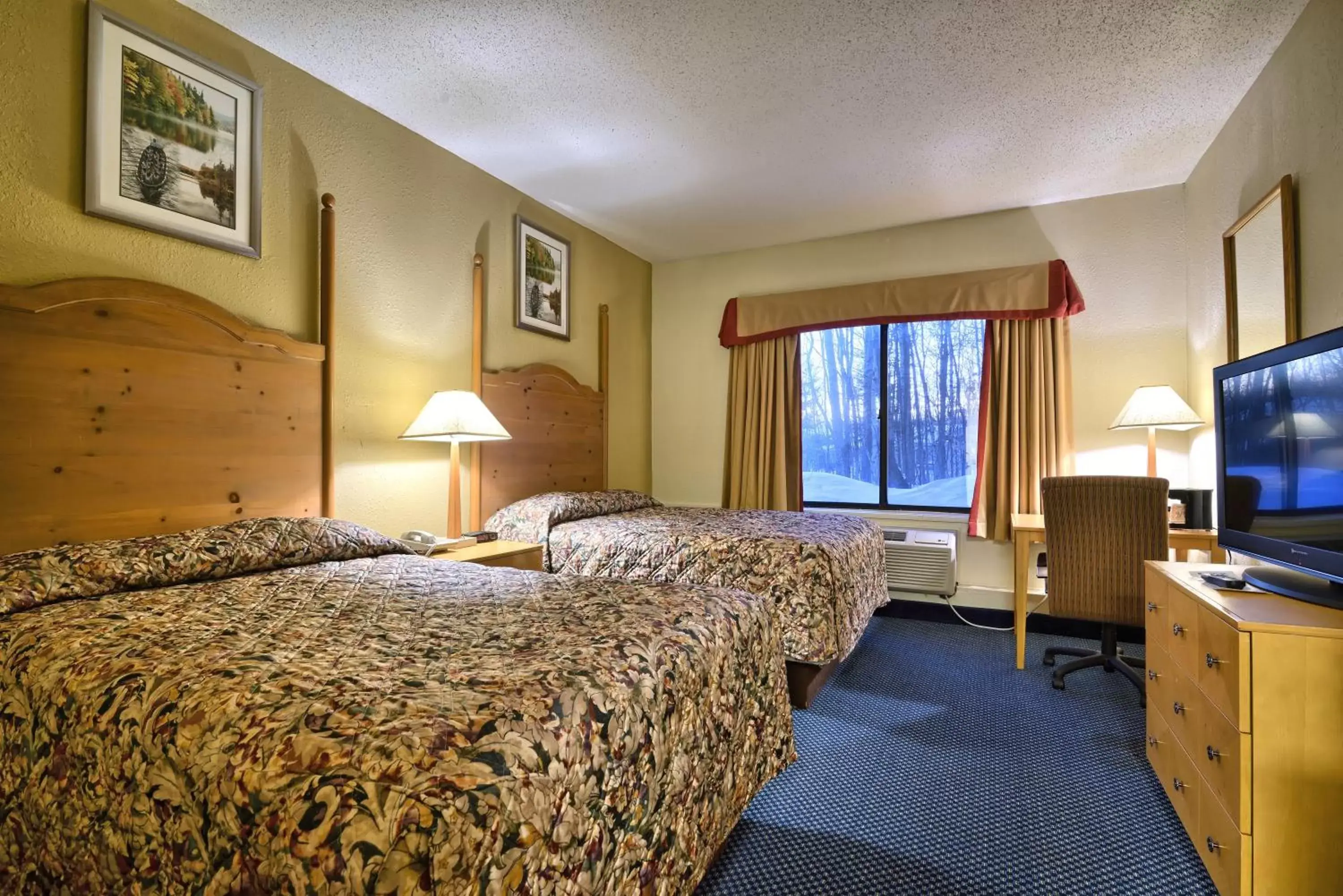 Day, Room Photo in Katahdin Inn & Suites