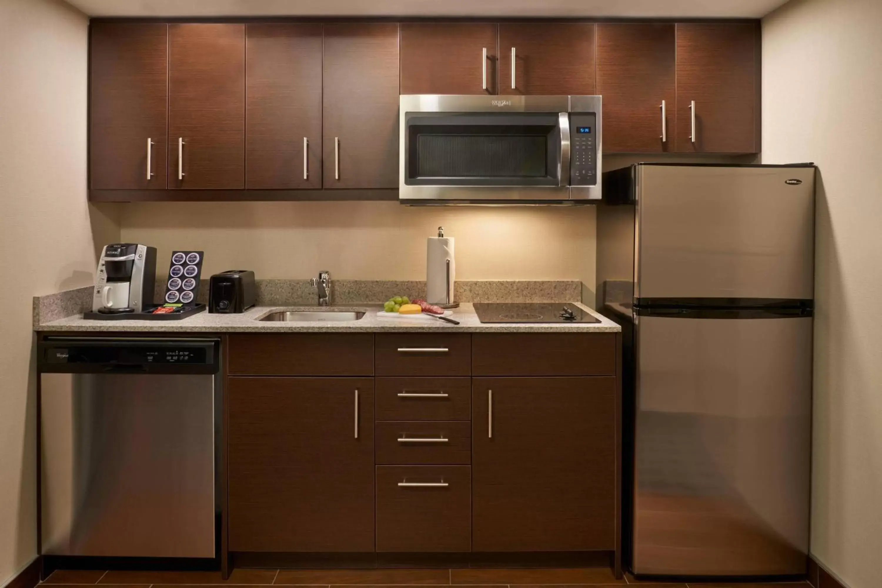 Kitchen or kitchenette, Kitchen/Kitchenette in TownePlace Suites by Marriott Windsor