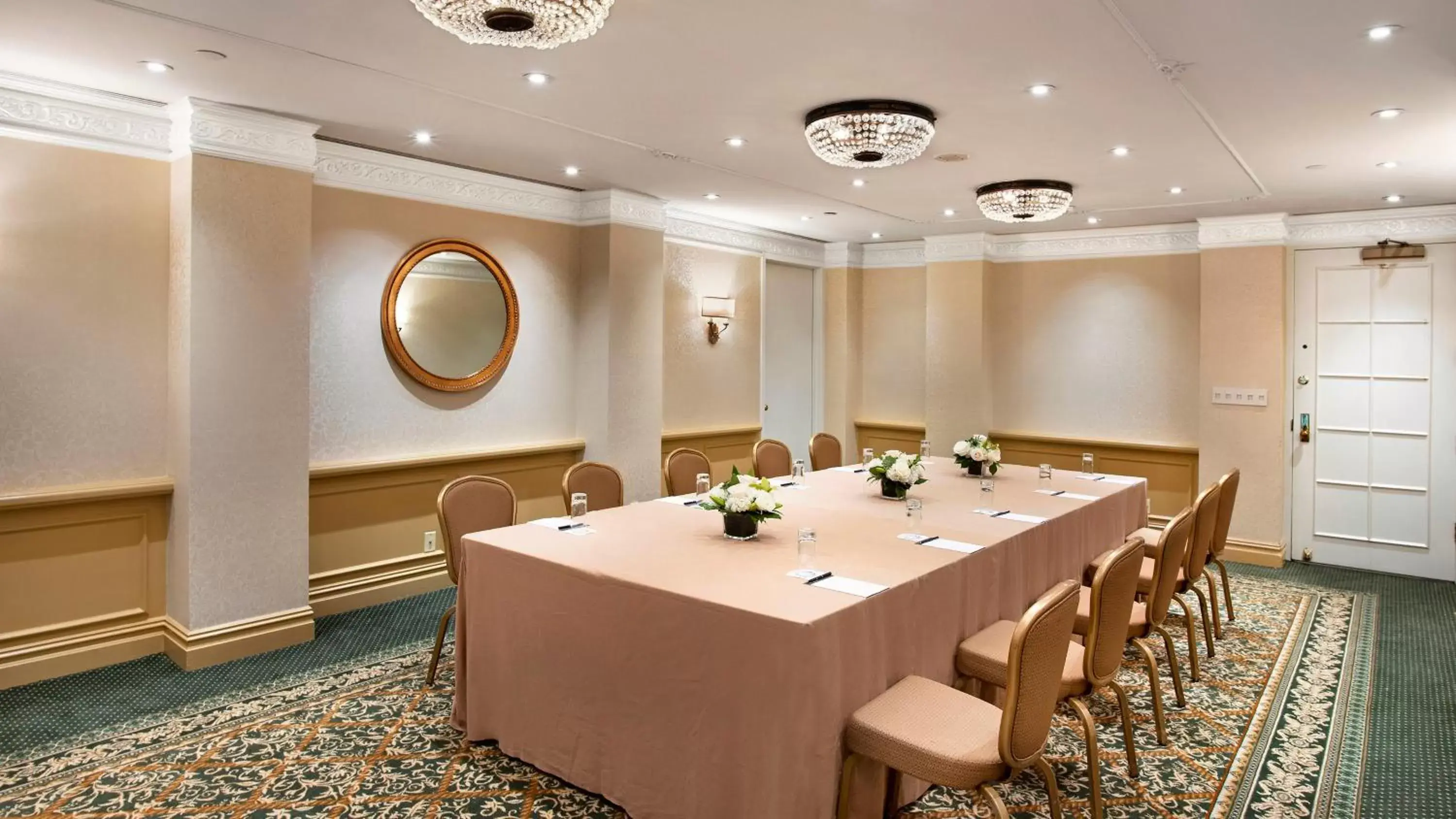 Meeting/conference room in Willard InterContinental Washington, an IHG Hotel