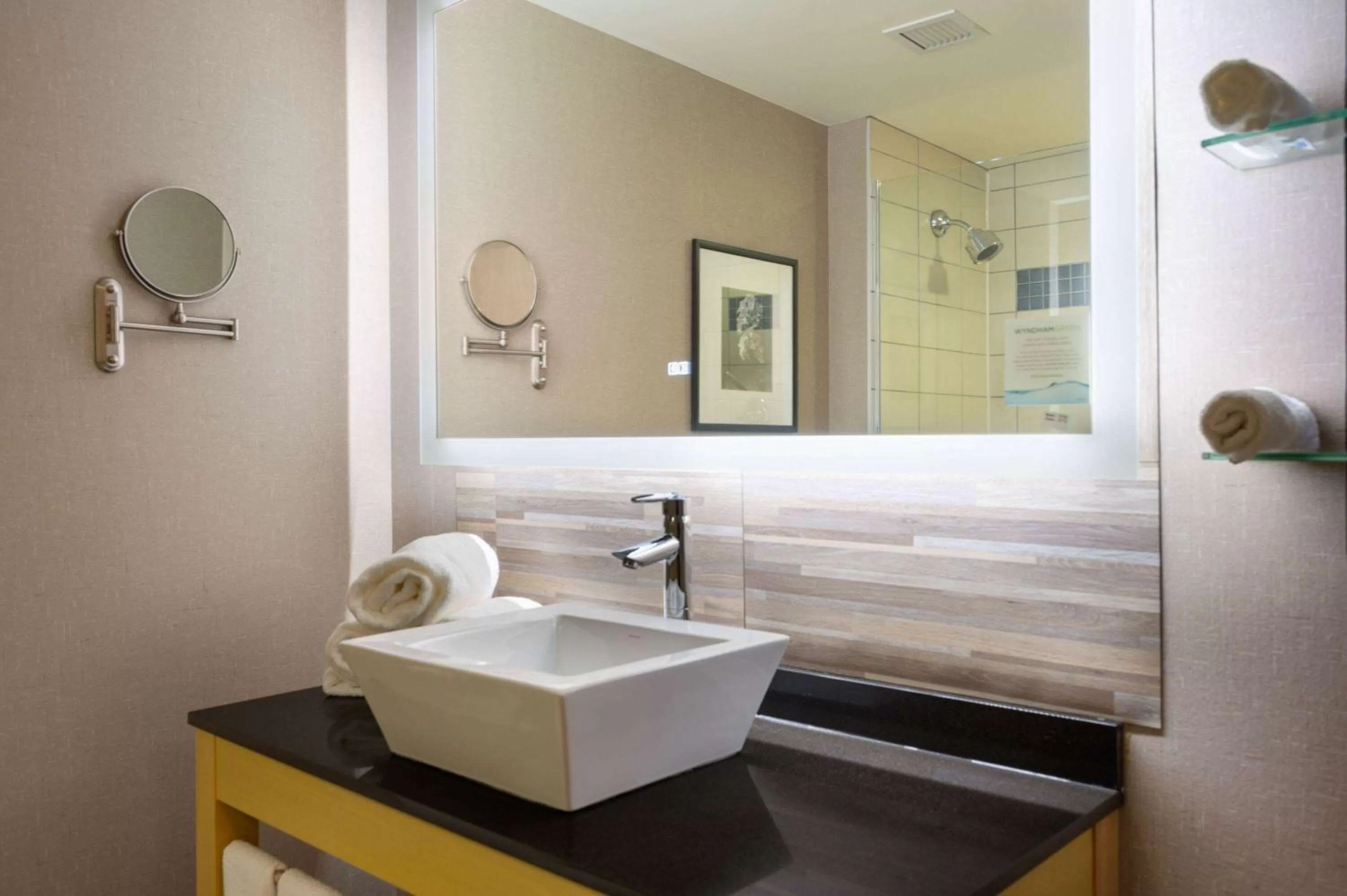 Bed in Wyndham Noblesville