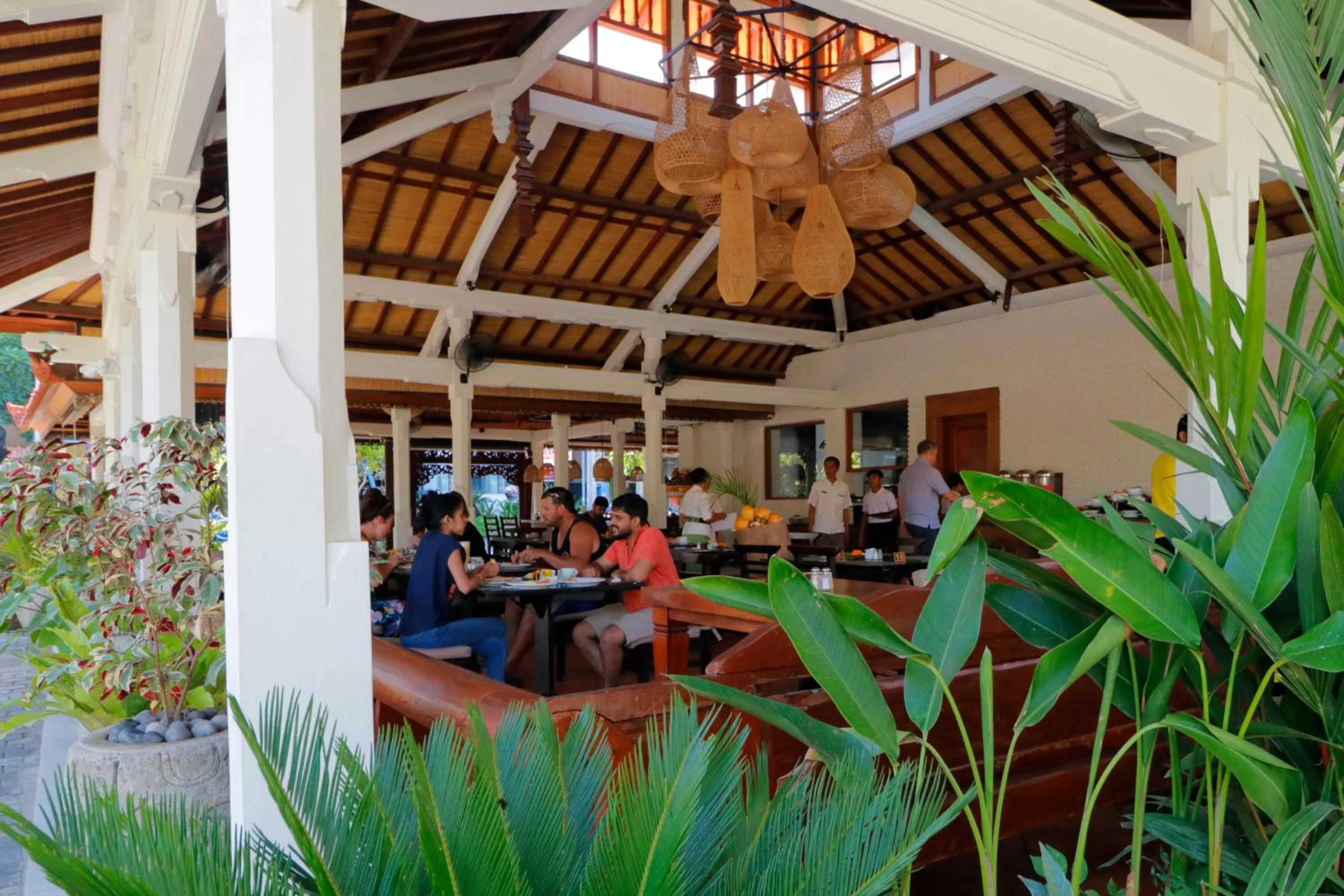 Restaurant/places to eat in Adi Dharma Hotel Legian