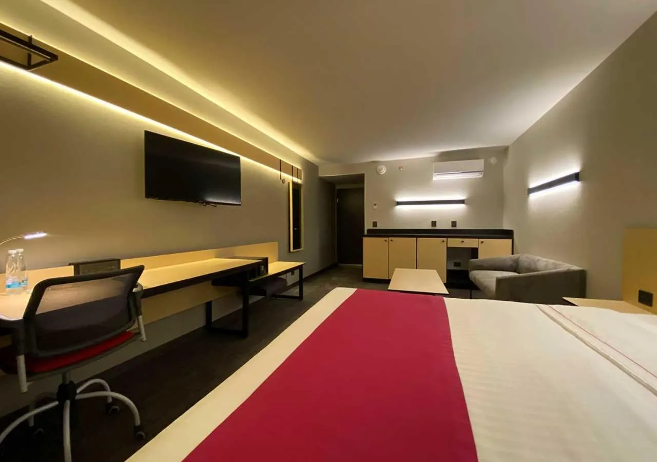 TV and multimedia, Bed in Hotel MX mas cuautitlan Izcalli, Trademark by Wyndham