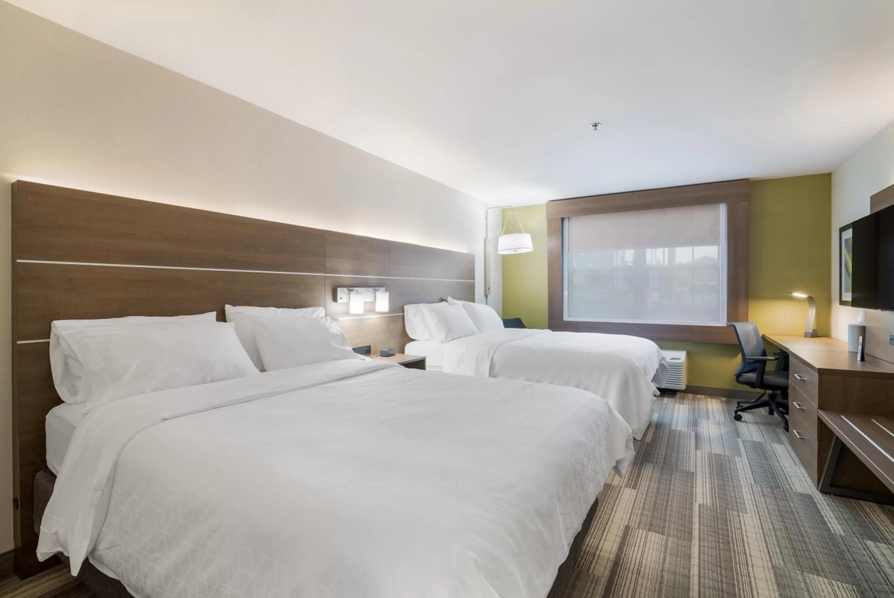 Bedroom, Bed in Holiday Inn Express - Plymouth by IHG