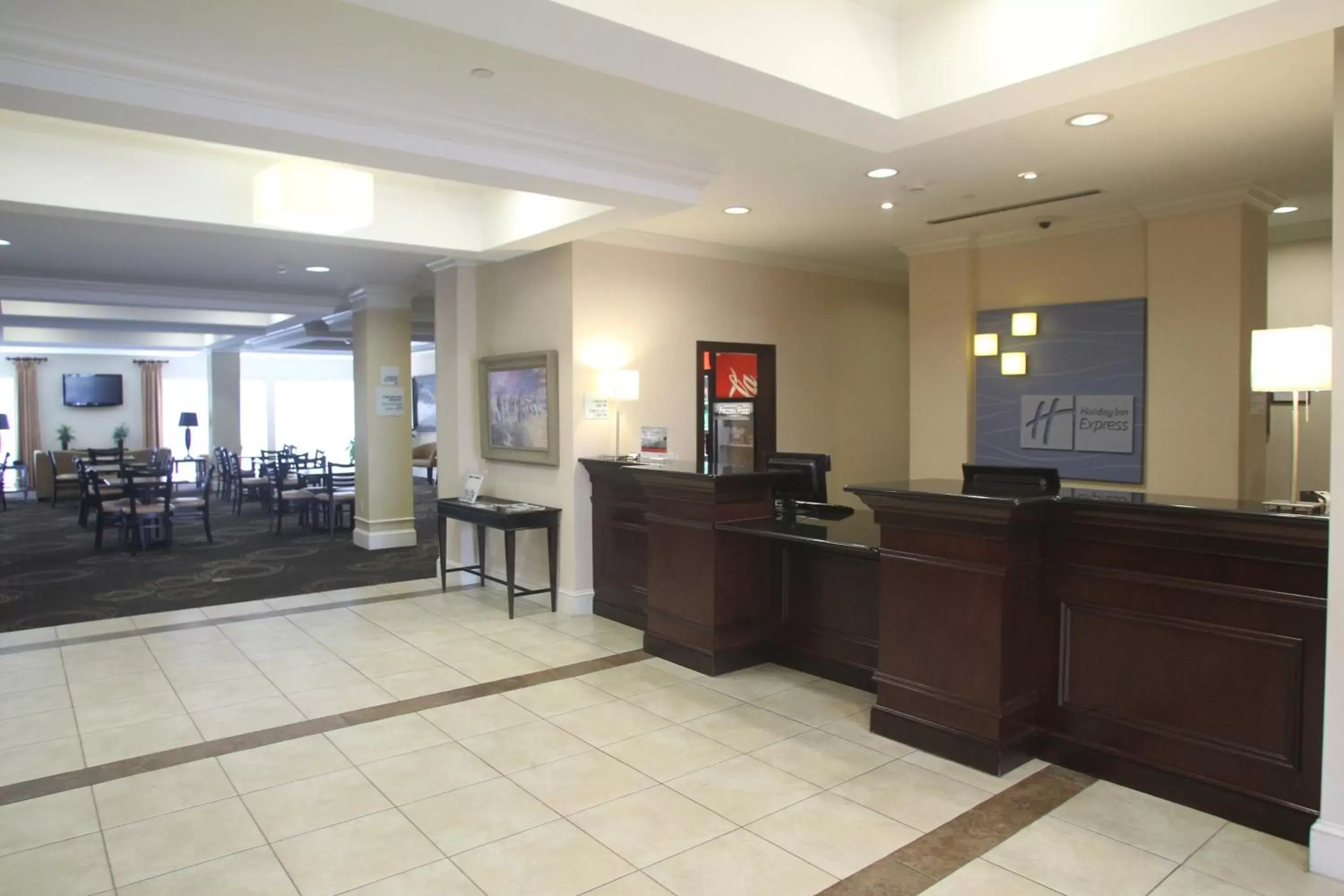 Lobby or reception, Lobby/Reception in Holiday Inn Express Pembroke, an IHG Hotel