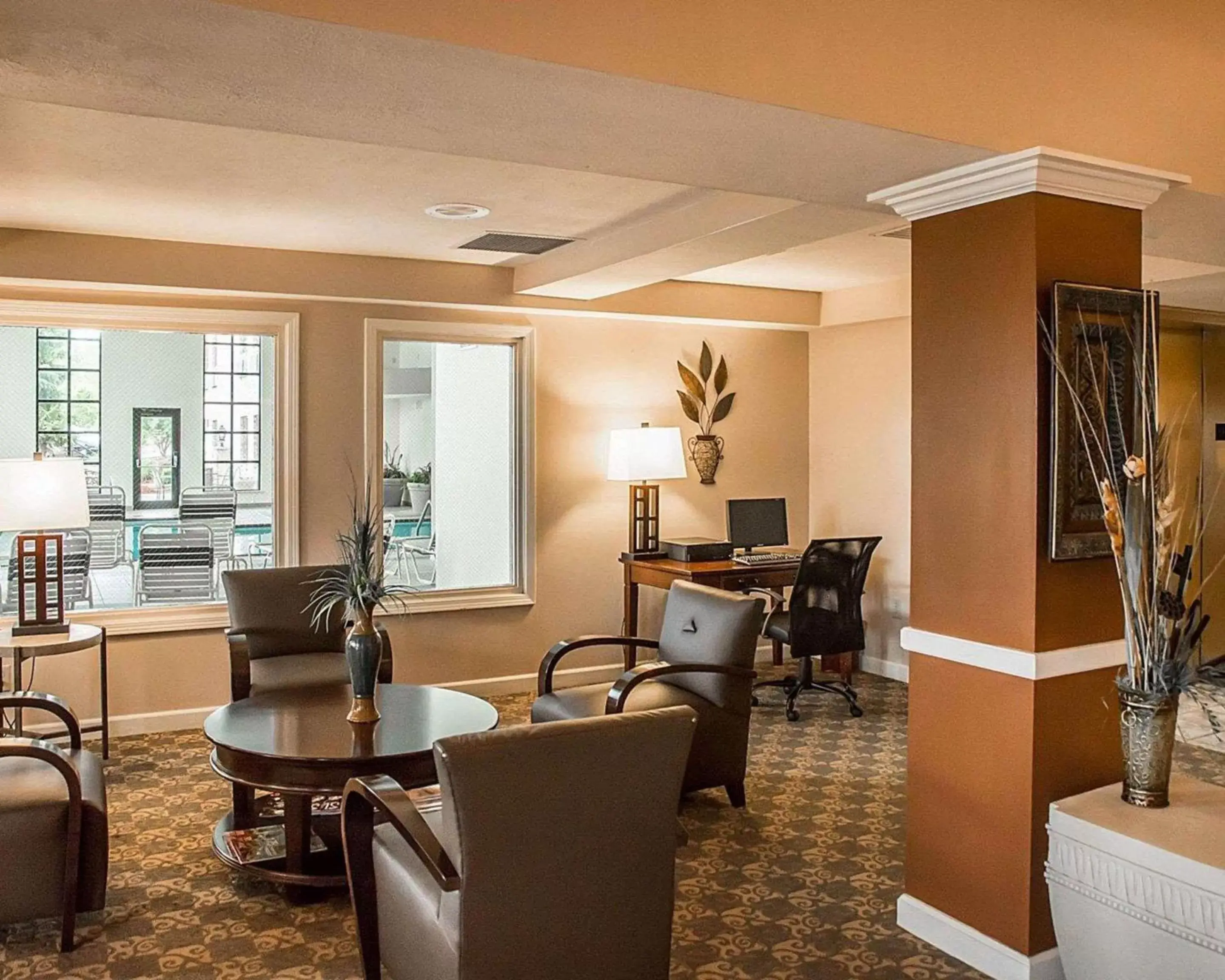 Lobby or reception, Restaurant/Places to Eat in Quality Inn & Suites Cincinnati I-275