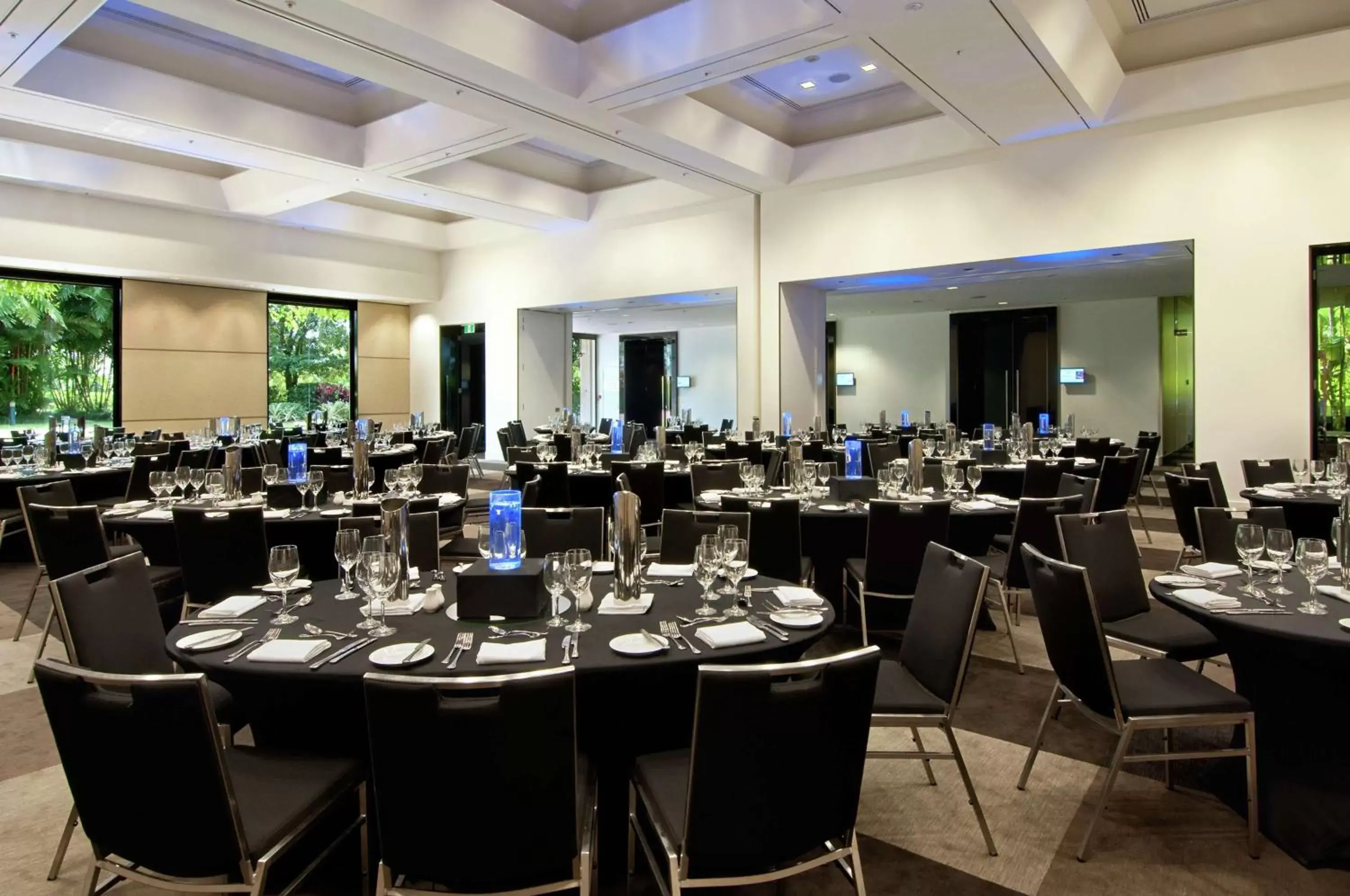 Meeting/conference room, Restaurant/Places to Eat in Hilton Cairns