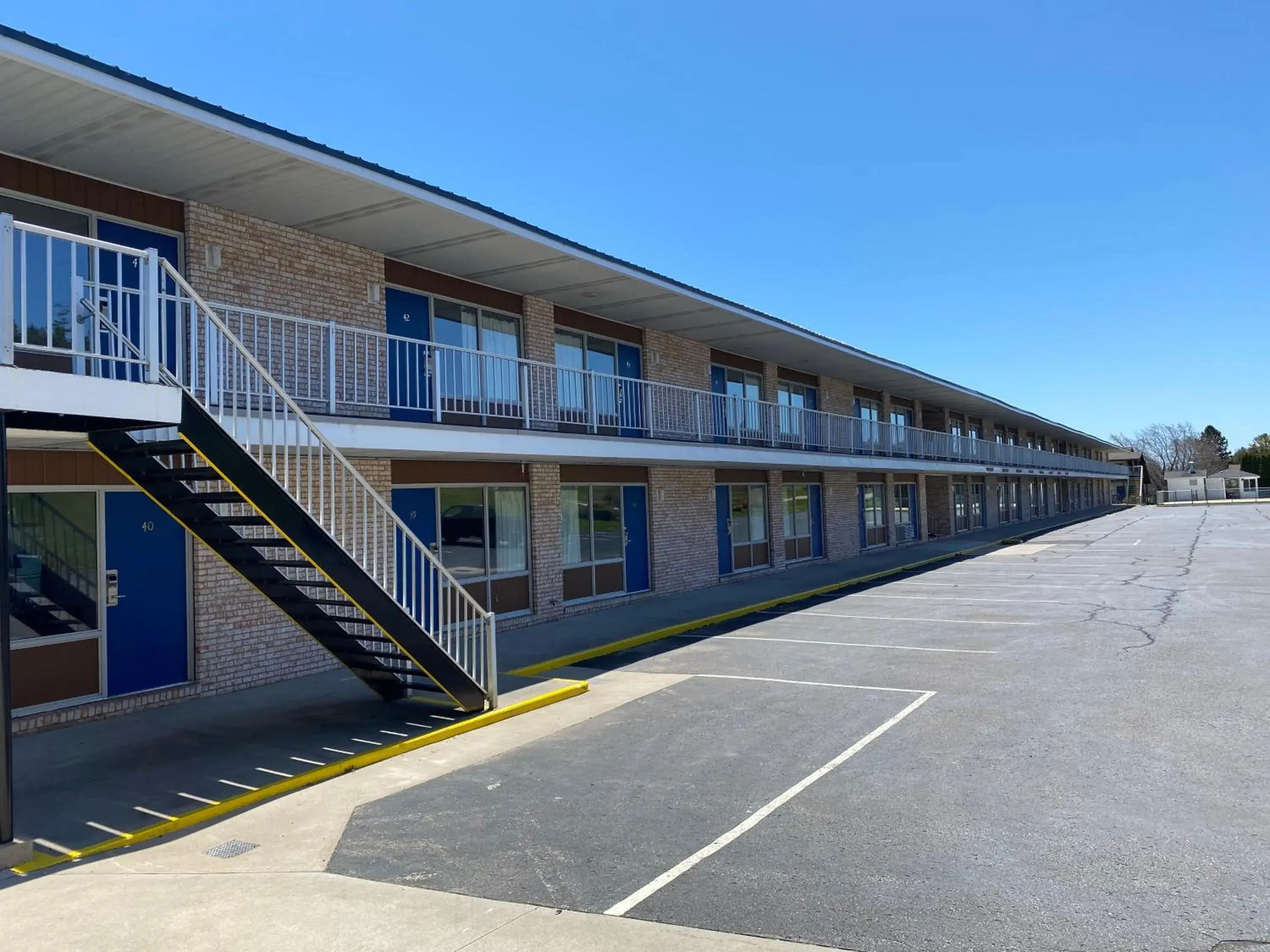 Property building in Days Inn & Suites by Wyndham St. Ignace Lakefront Property building in Days Inn & Suites by Wyndham St. Ignace Lakefront