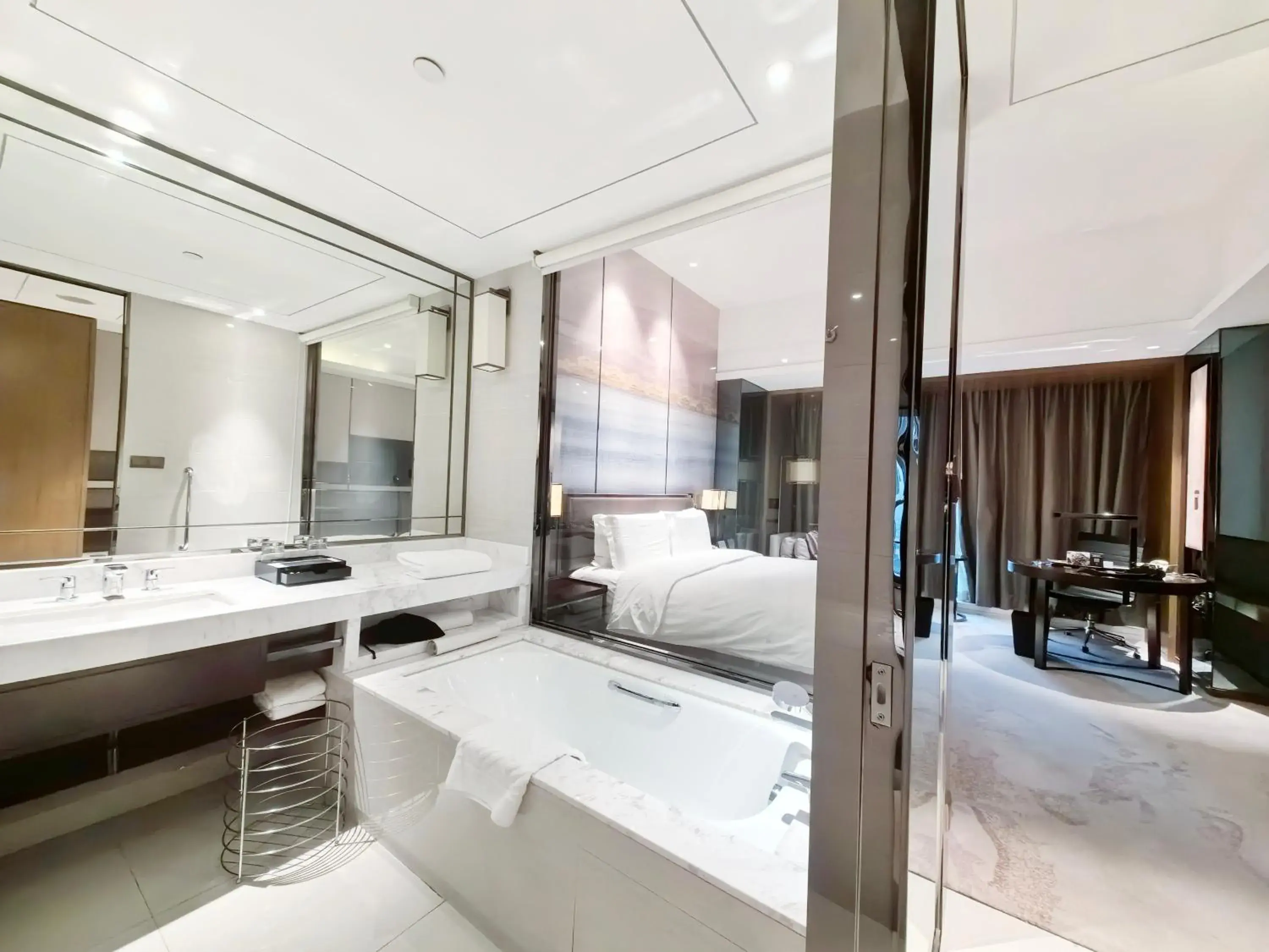 Bathroom in DoubleTree By Hilton Ningbo Beilun