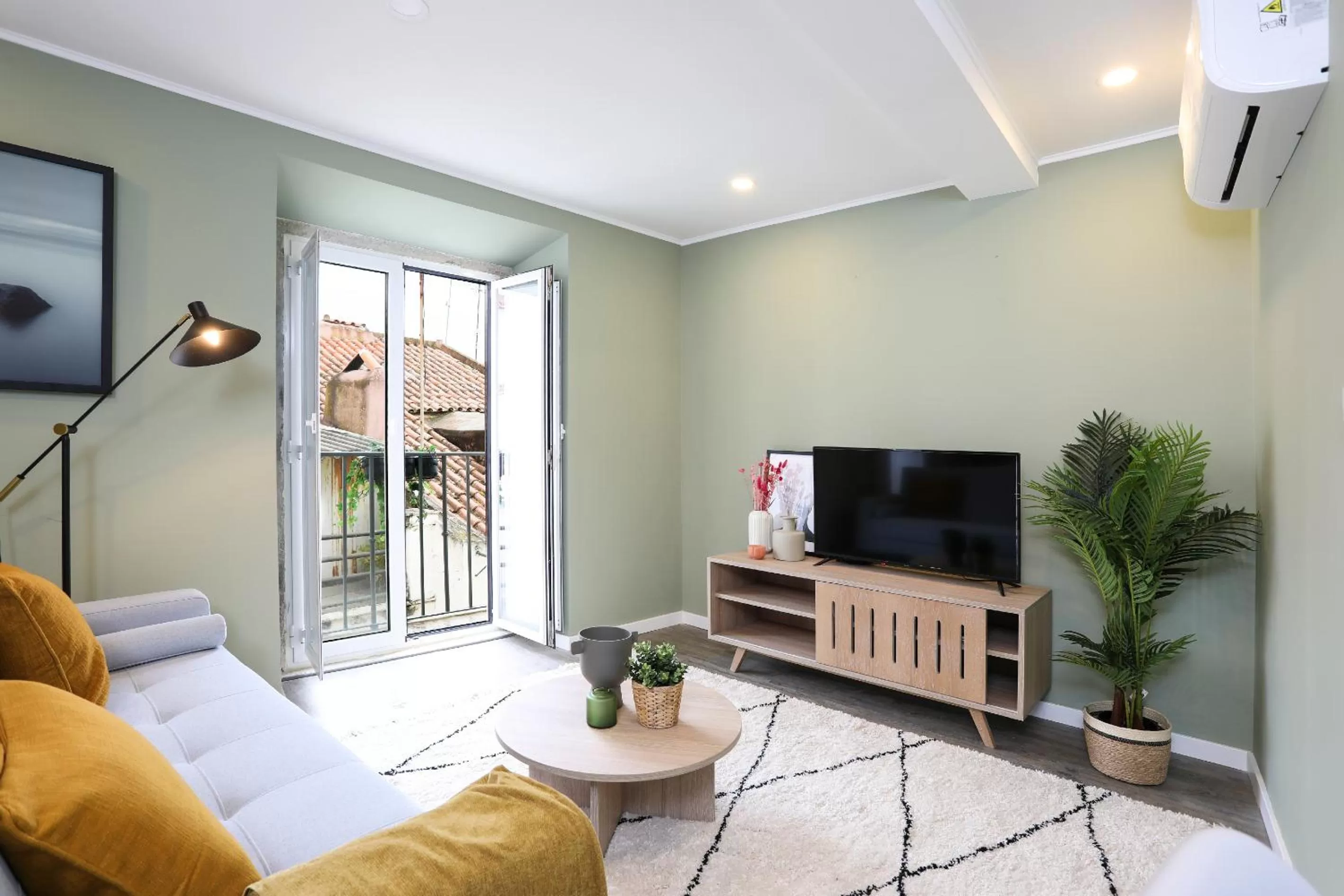 TV/Entertainment Center in Loios Studios and Apartments