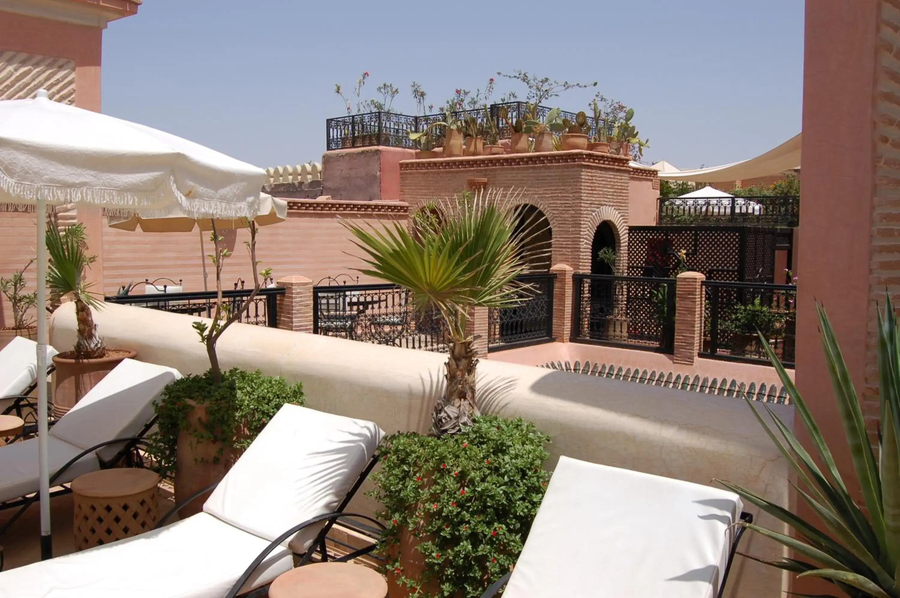 Balcony/Terrace in Riad Les Trois Palmiers El Bacha