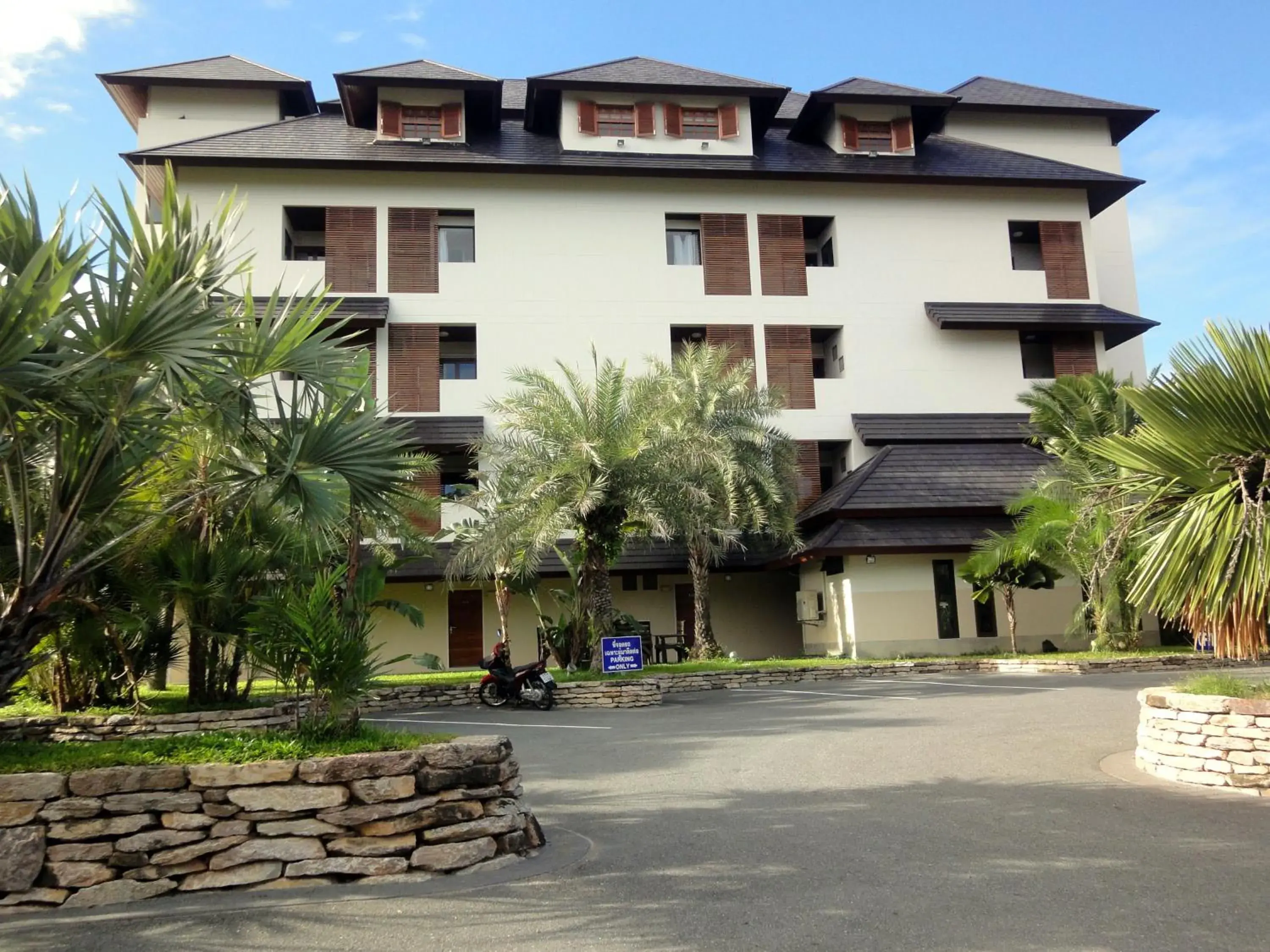 Facade/entrance, Property Building in Royal Place Banchang