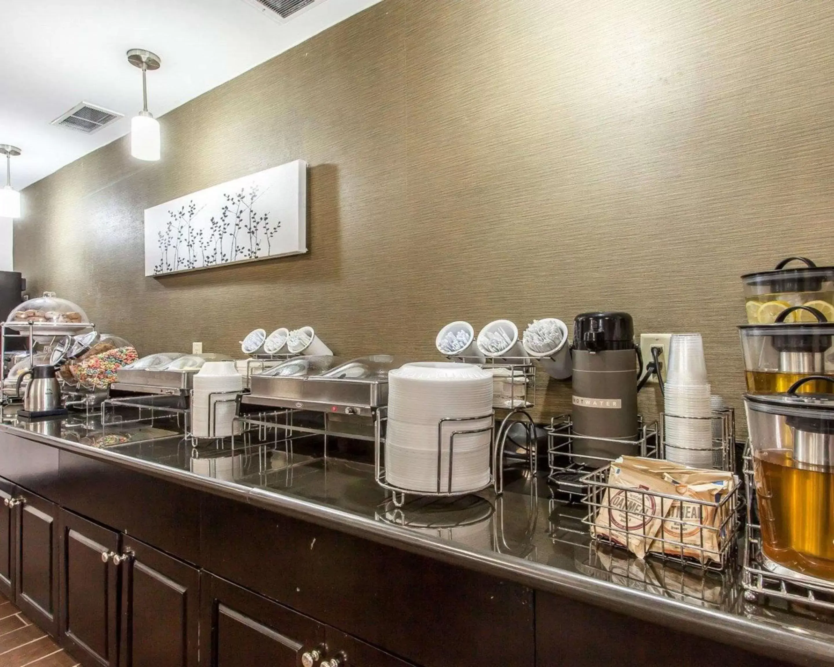 Restaurant/places to eat in Sleep Inn & Suites Near I-90 and Ashtabula Restaurant/places to eat in Sleep Inn & Suites Near I-90 and Ashtabula