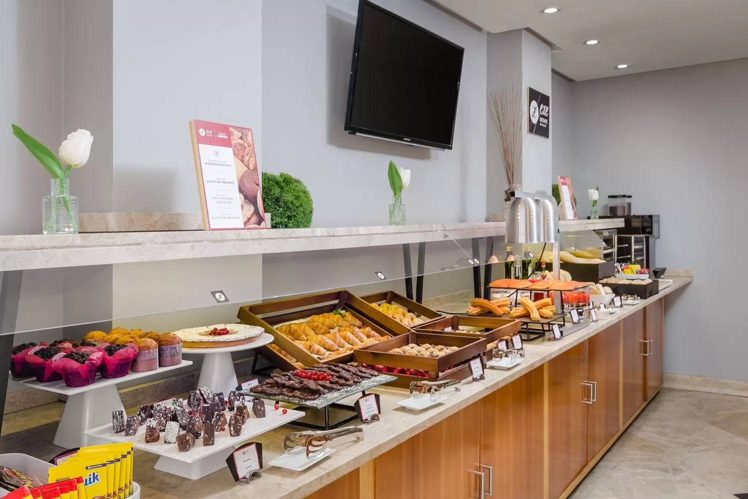 Buffet breakfast in Exe Getafe