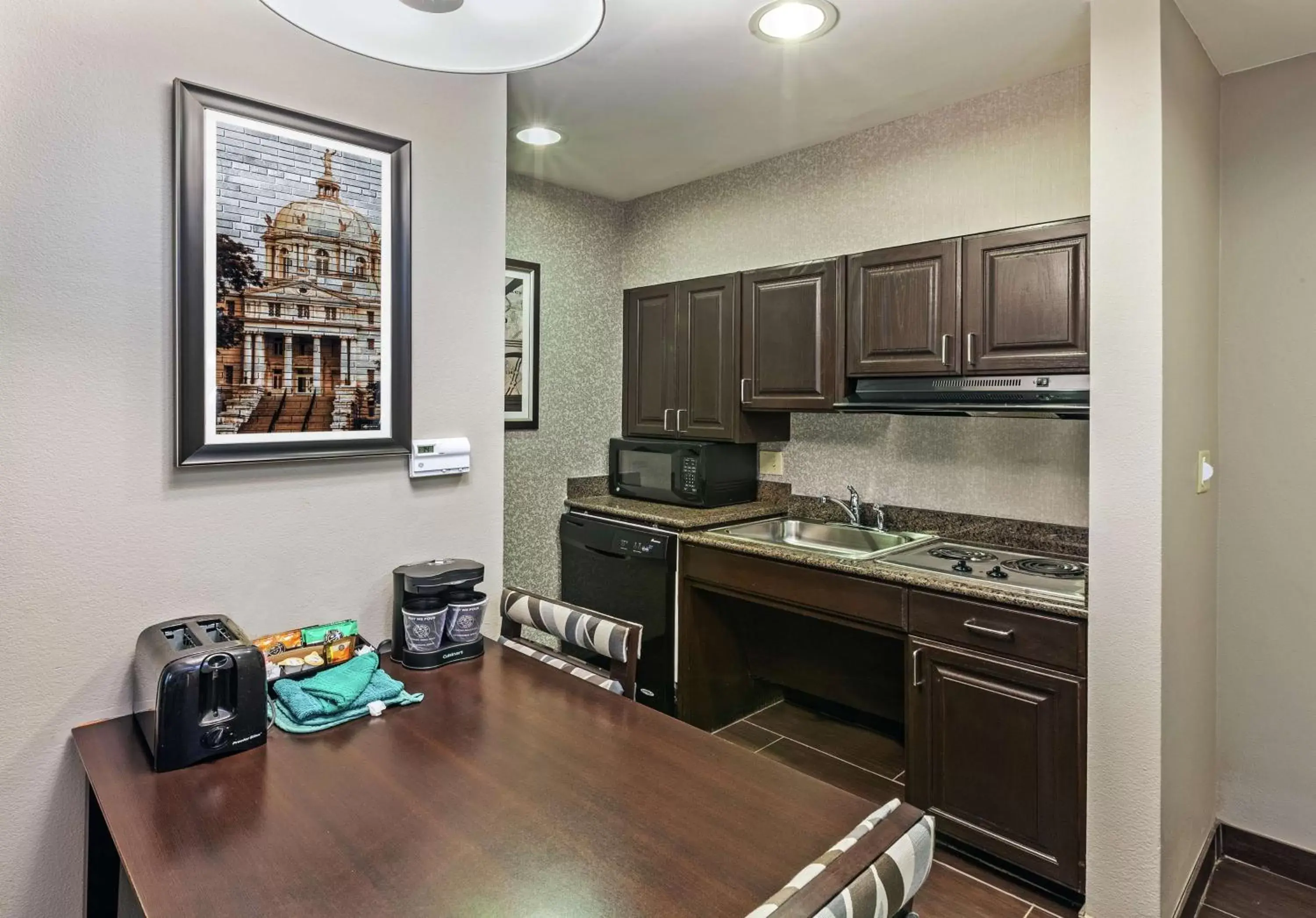 Kitchen or kitchenette, Kitchen/Kitchenette in Homewood Suites by Hilton Waco