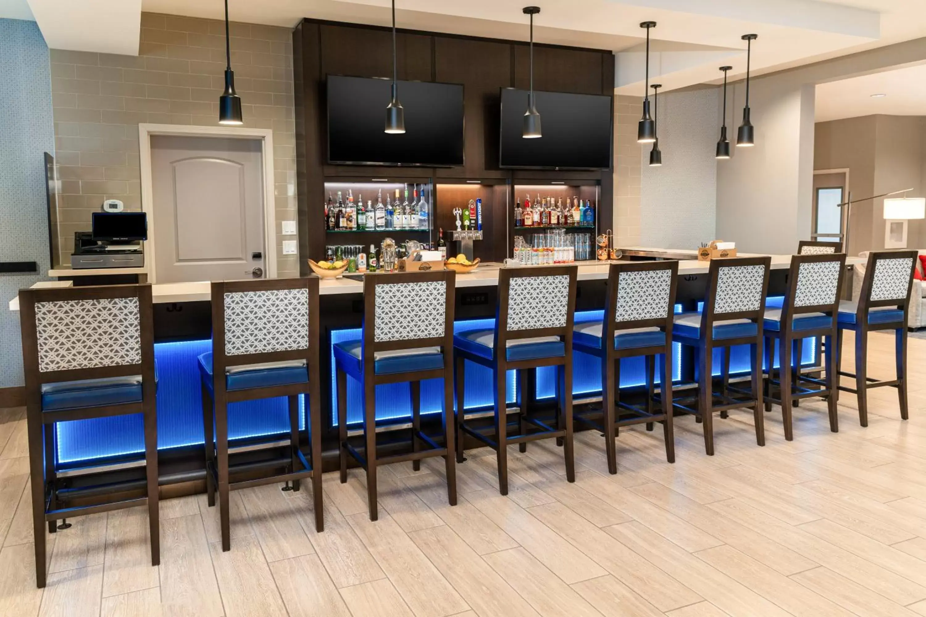 Lounge or bar in Staybridge Suites - Nashville - Vanderbilt, an IHG Hotel