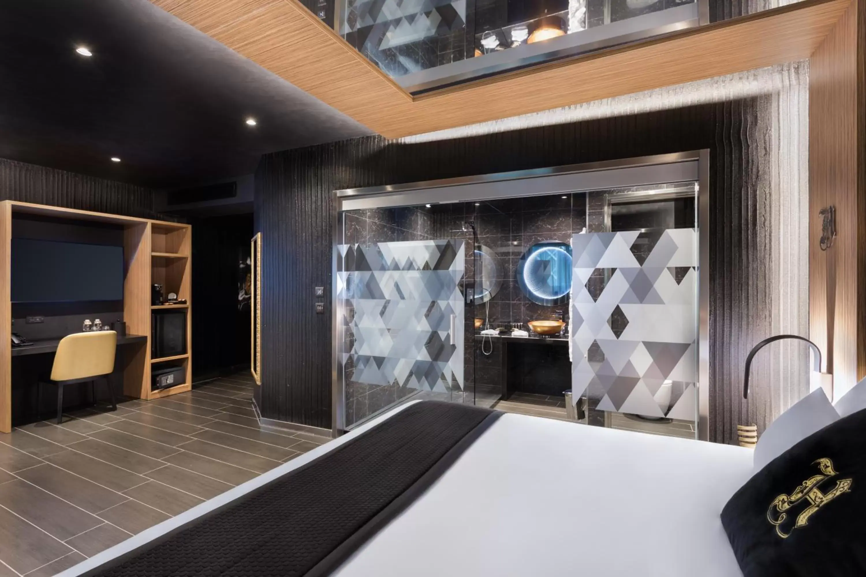 Shower, Bed in H Hotel & SPA - Adults Only Shower, Bed in H Hotel & SPA - Adults Only