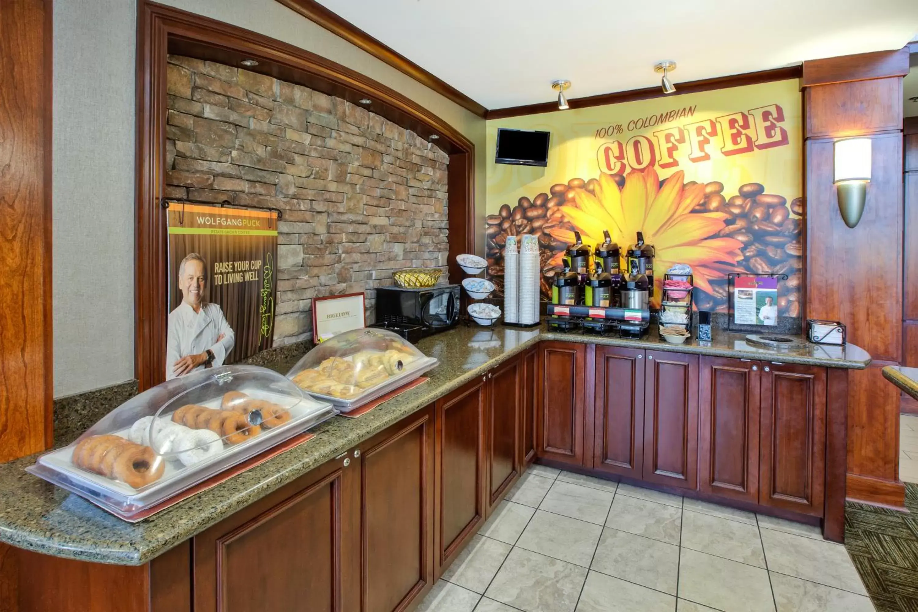 Restaurant/places to eat, Food in Staybridge Suites Louisville - East, an IHG Hotel