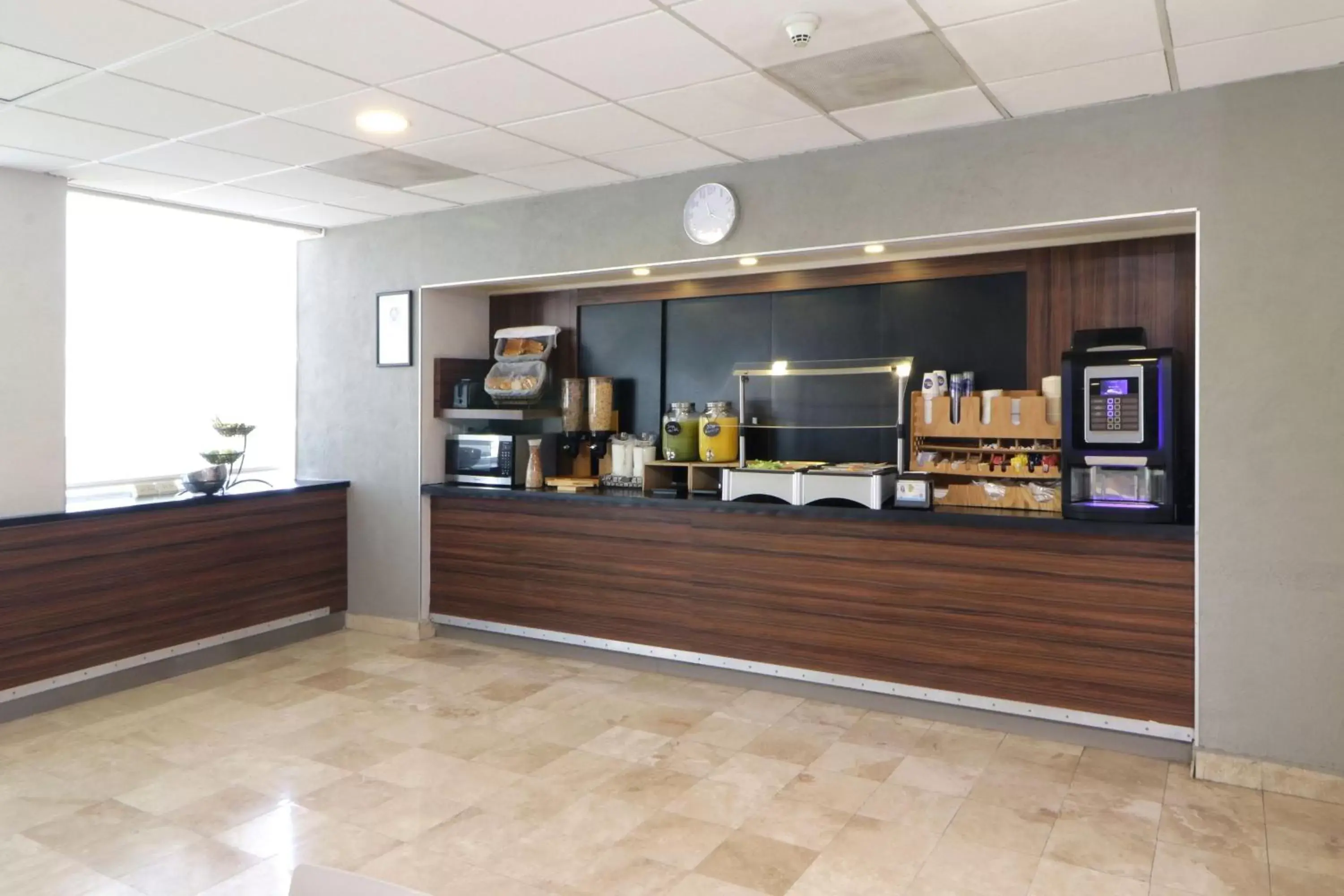 Breakfast, Lobby/Reception in City Express by Marriott Nuevo Laredo