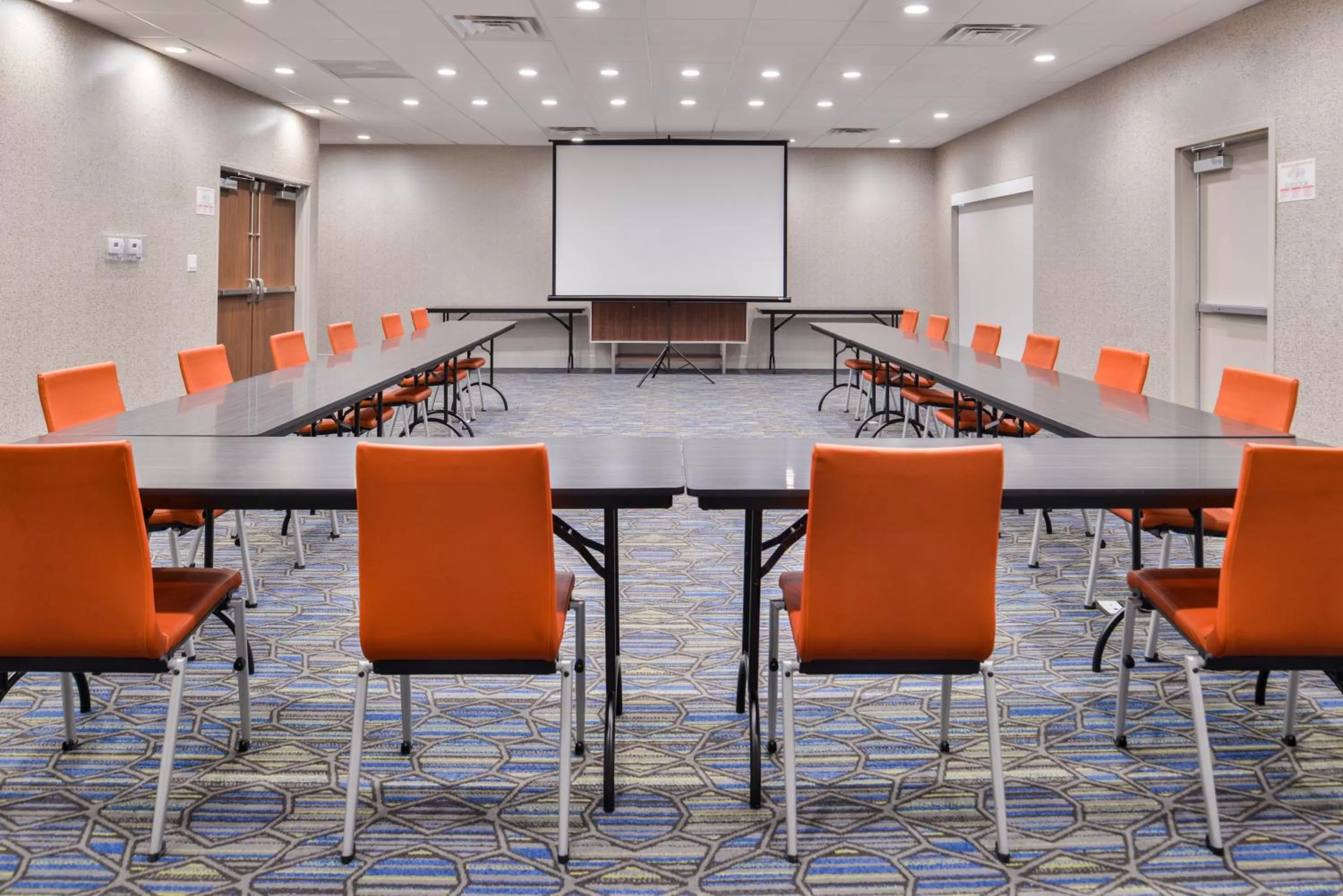 Meeting/conference room in Holiday Inn Express - Early by IHG