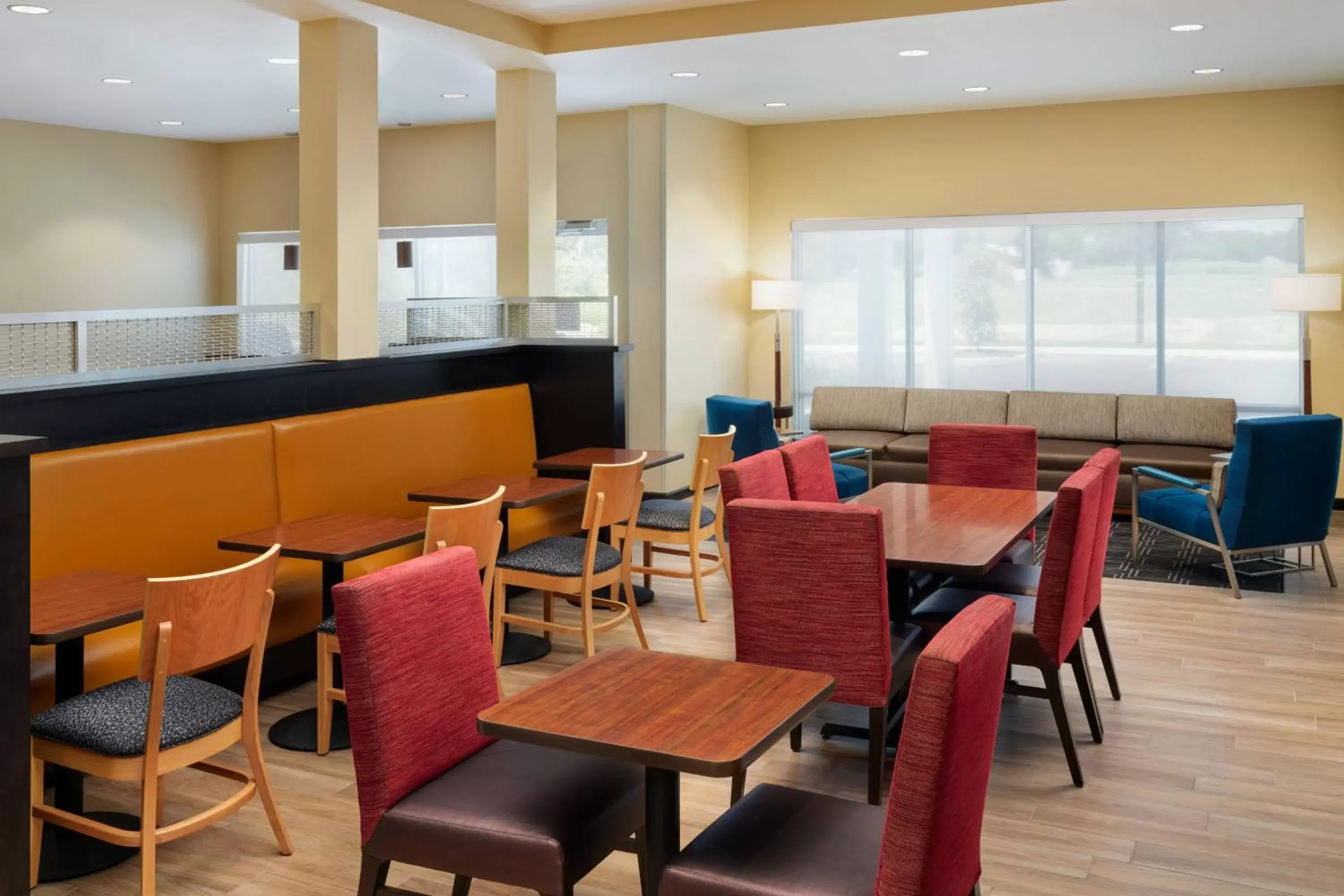 Lobby or reception, Restaurant/Places to Eat in TownePlace Suites by Marriott Leesburg