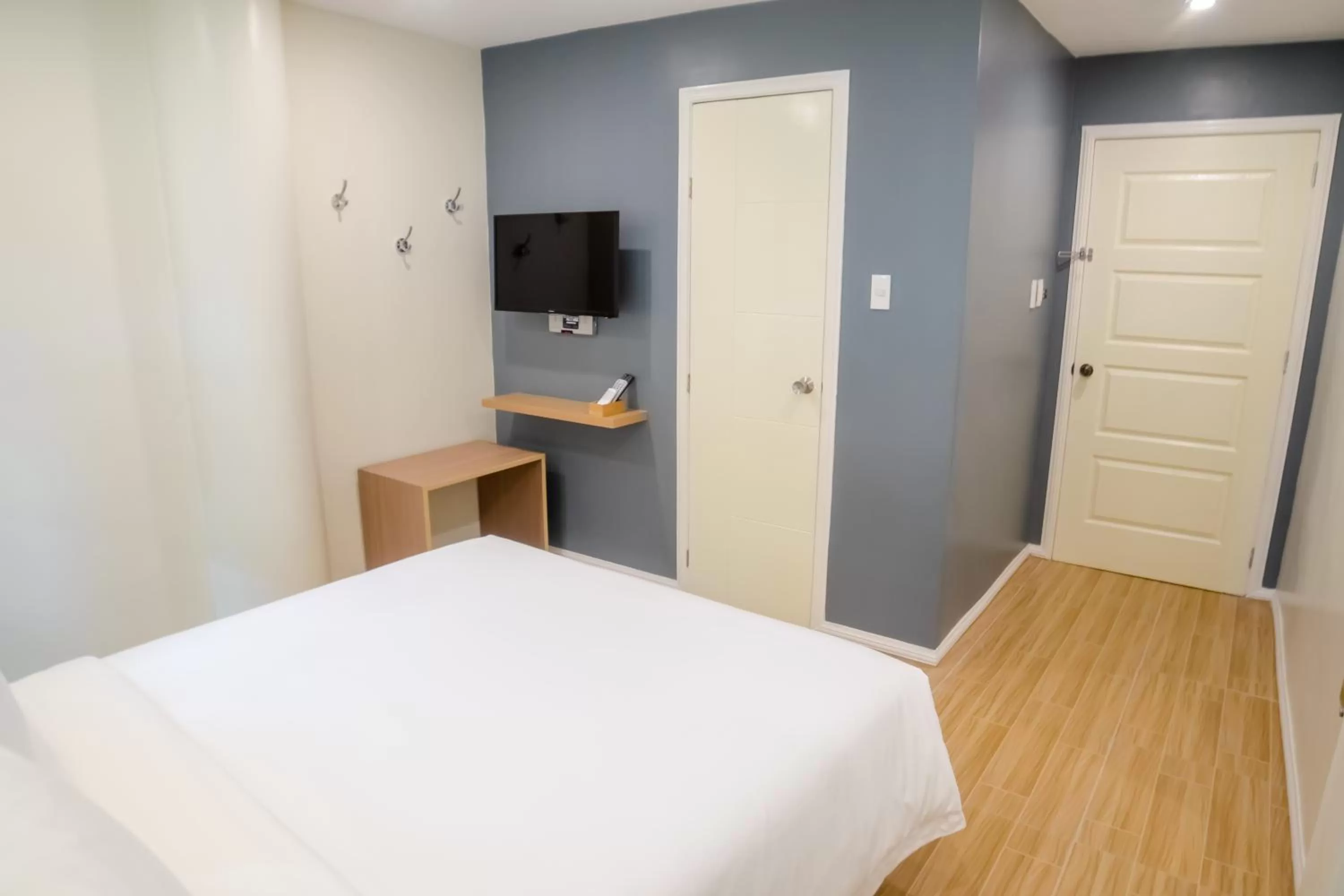 Bedroom, Bed in Bridge Hotel