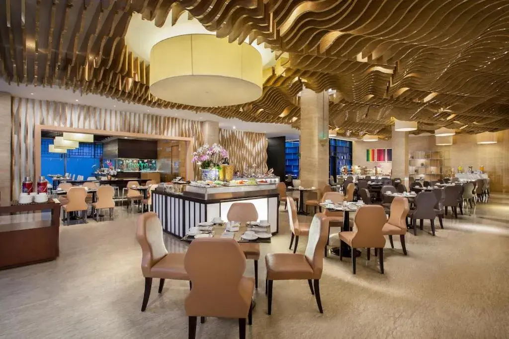 Restaurant/places to eat in JS Luwansa Hotel & Convention Center Restaurant/places to eat in JS Luwansa Hotel & Convention Center