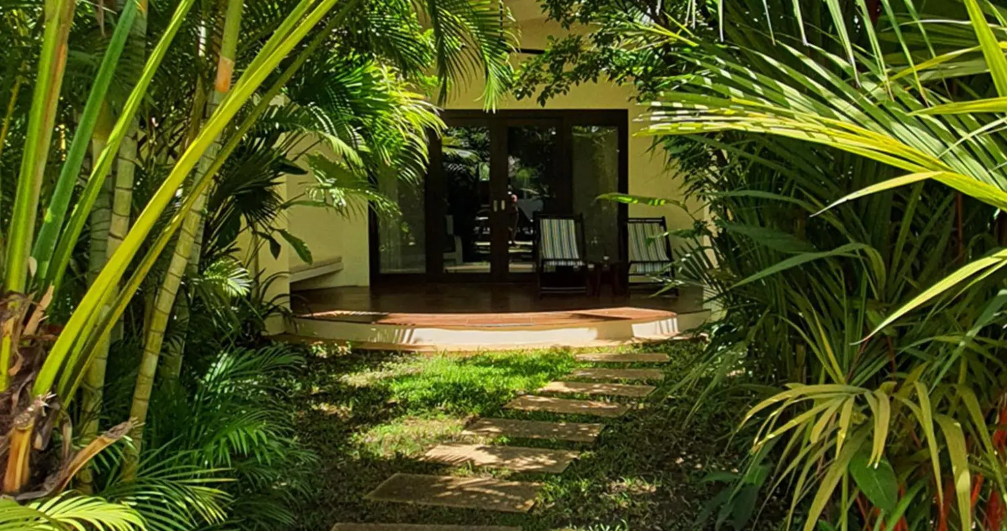 Patio in Navutu Dreams Resort & Wellness Retreat