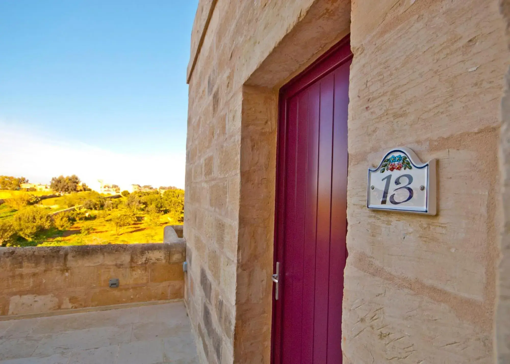 Facade/entrance in Mulberries