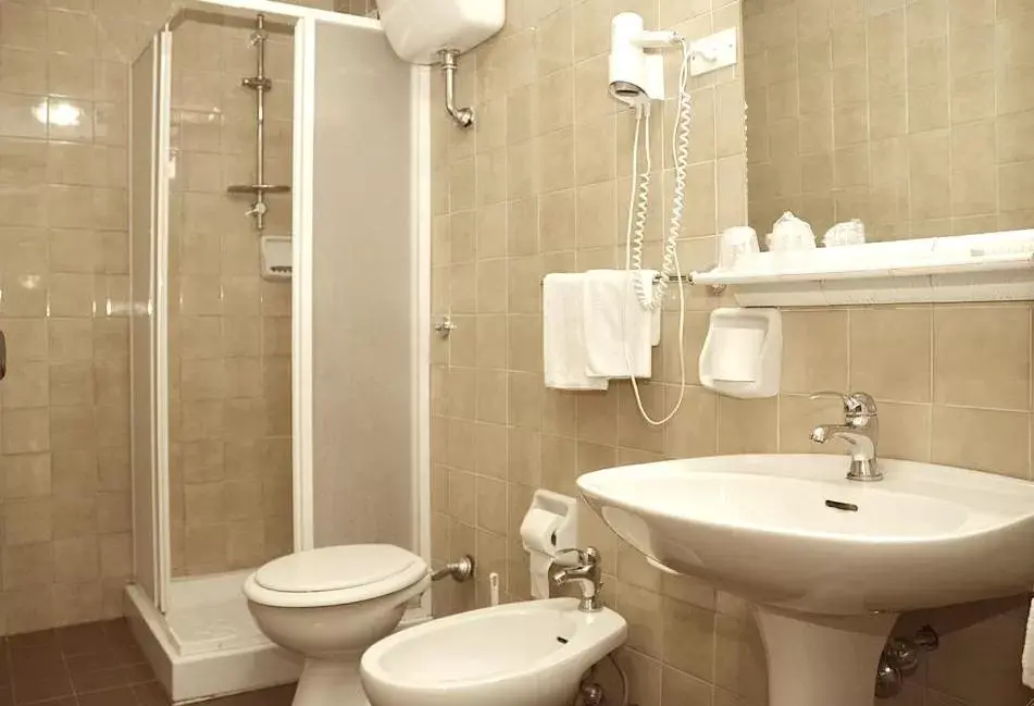 Bathroom in Forum Palace Hotel