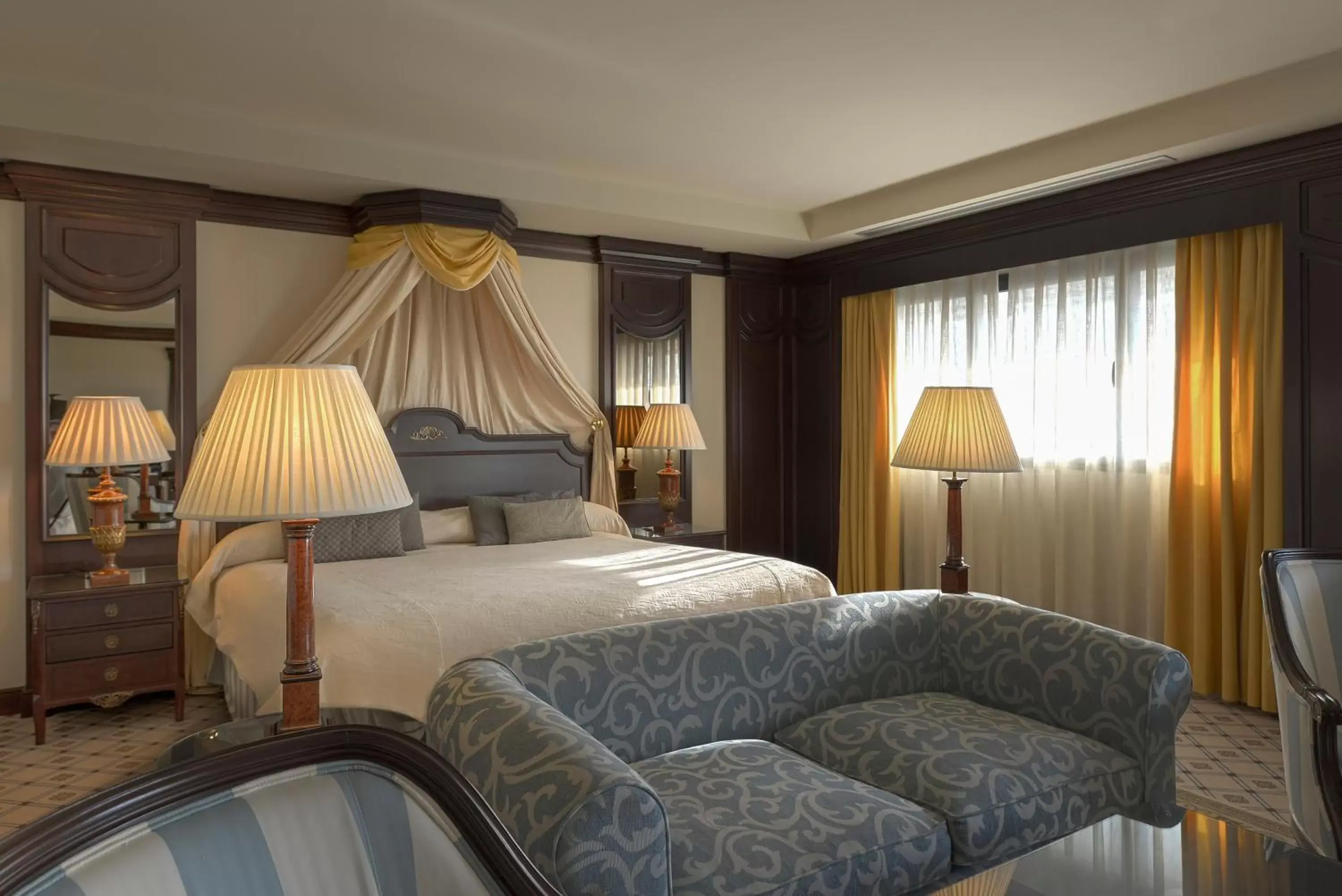 Bedroom, Bed in Hotel Cordoba Center