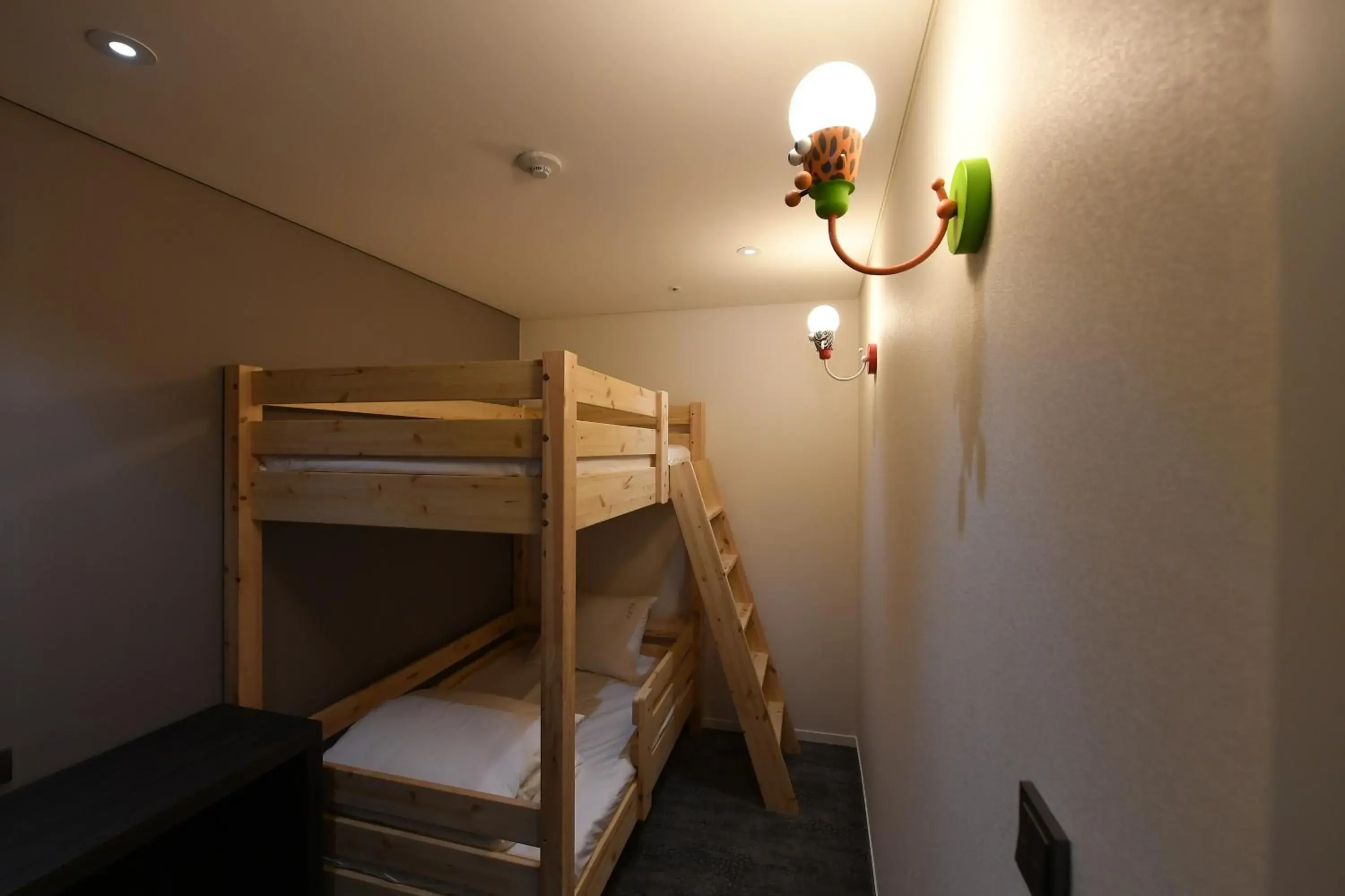 Bunk Bed in Orakai Daehakro Hotel