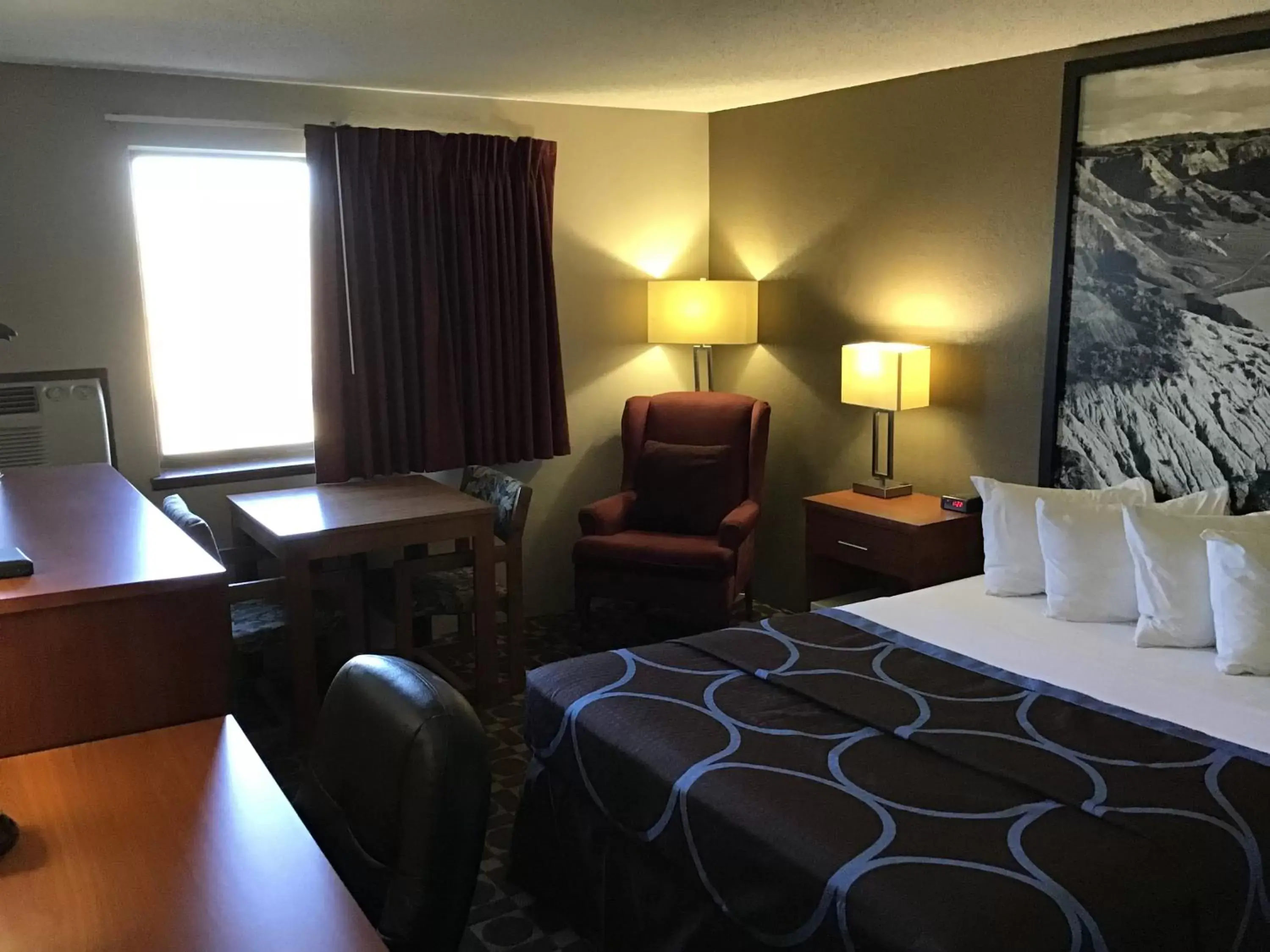 Photo of the whole room in Super 8 by Wyndham Miles City