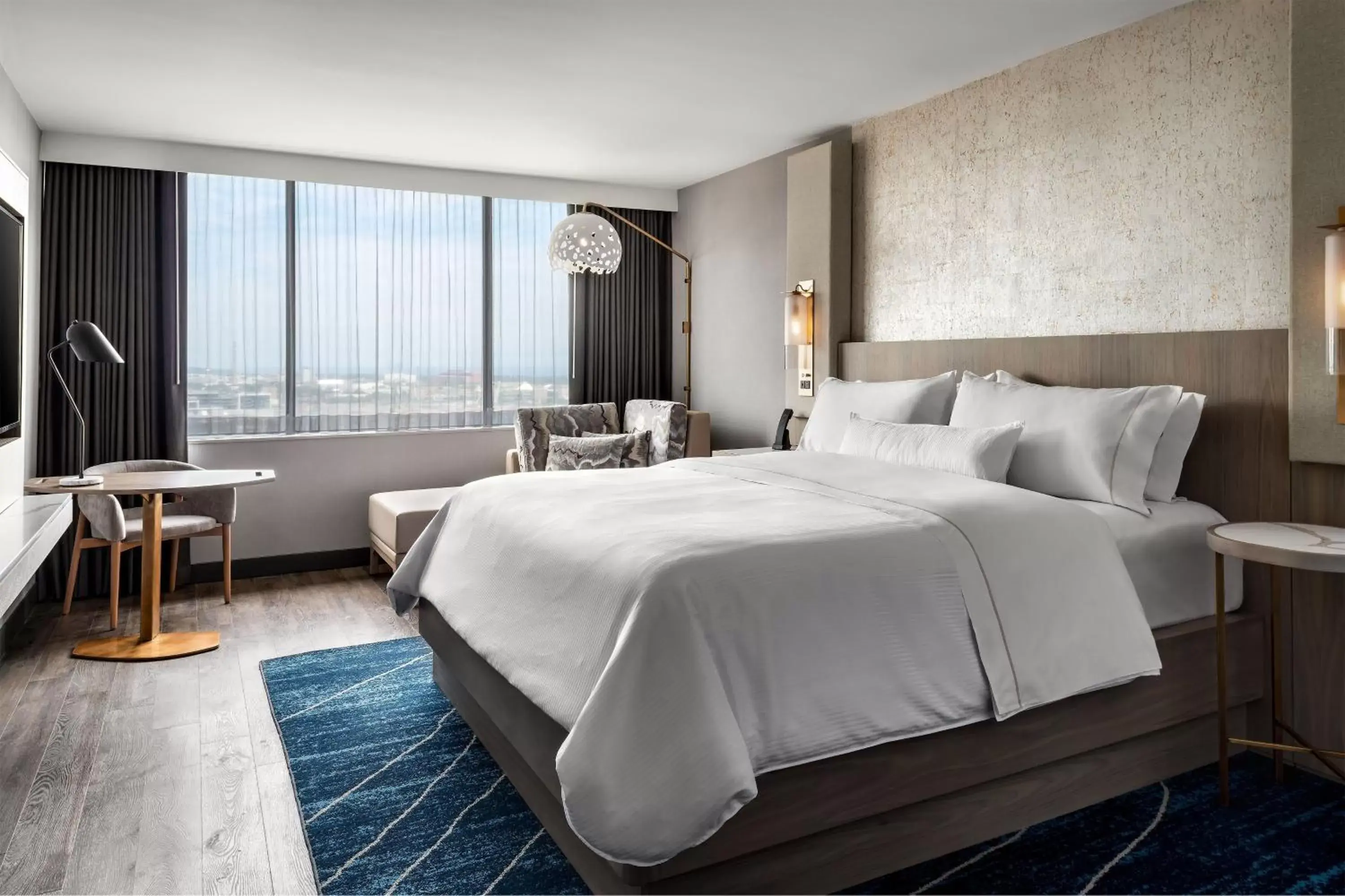 Photo of the whole room, Bed in The Westin Harbour Castle, Toronto