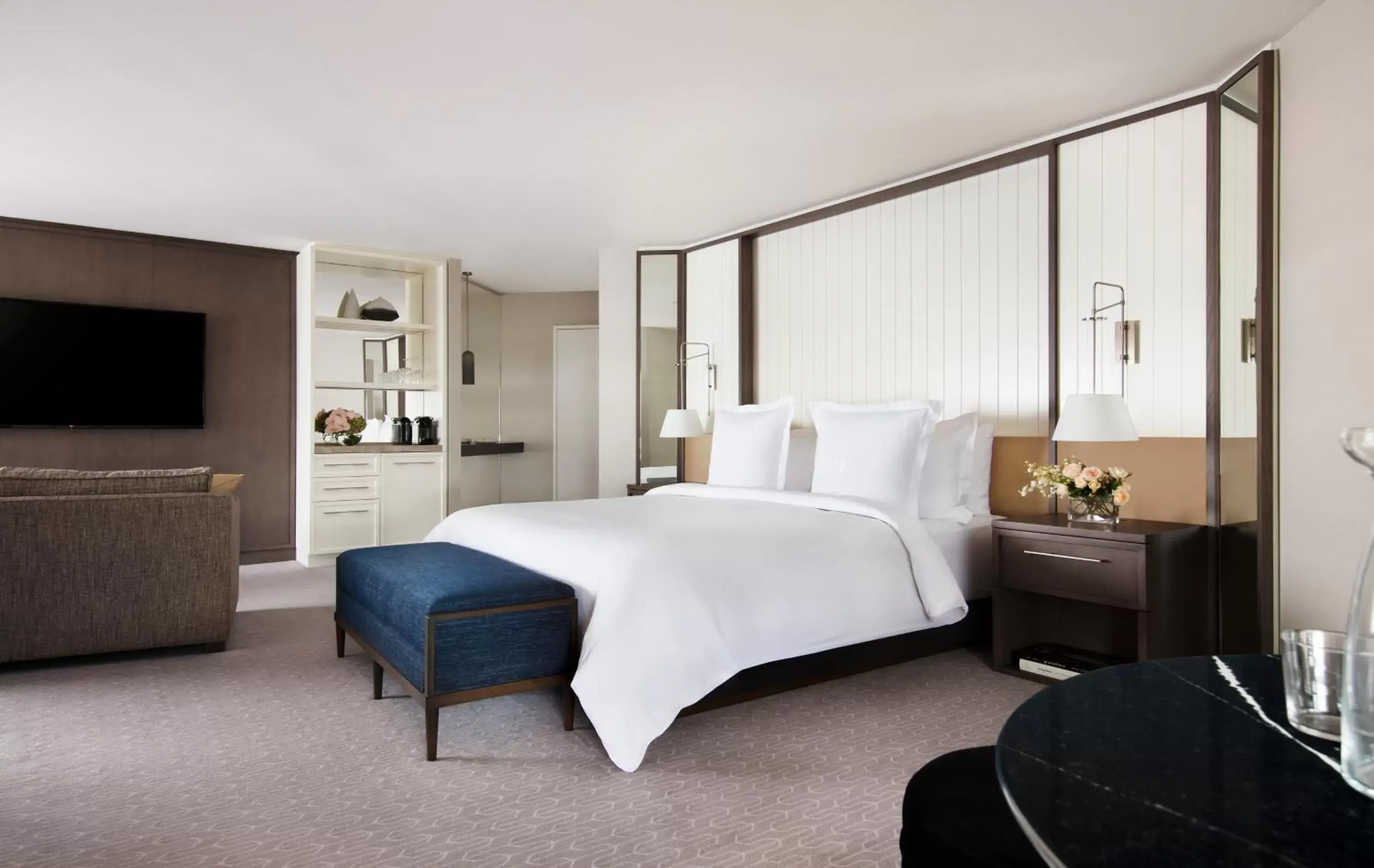 Bed in Four Seasons Hotel Sydney