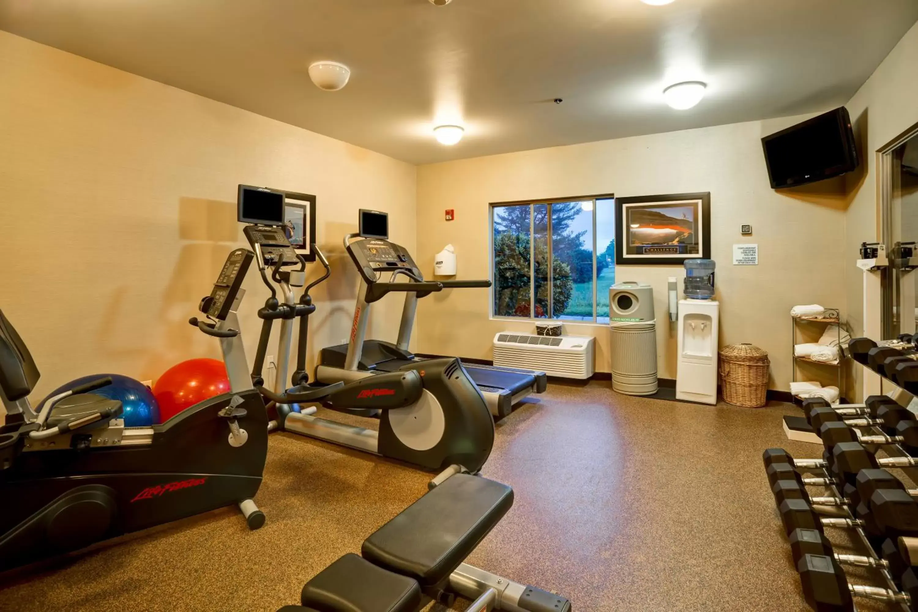 Fitness centre/facilities, Fitness Center/Facilities in Holiday Inn Express Hotel & Suites Christiansburg, an IHG Hotel