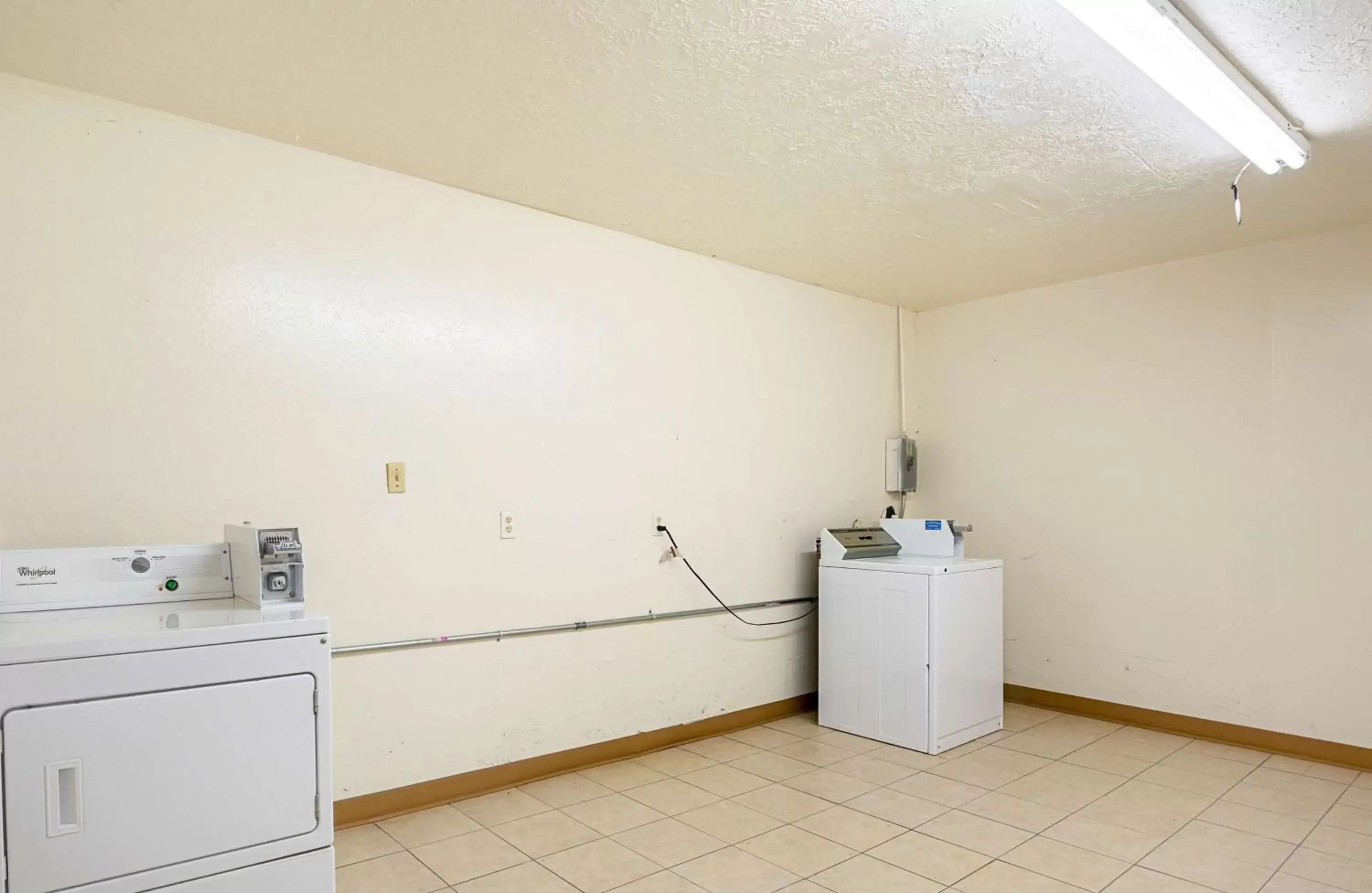 laundry, Kitchen/Kitchenette in Motel 6-Madisonville, TX