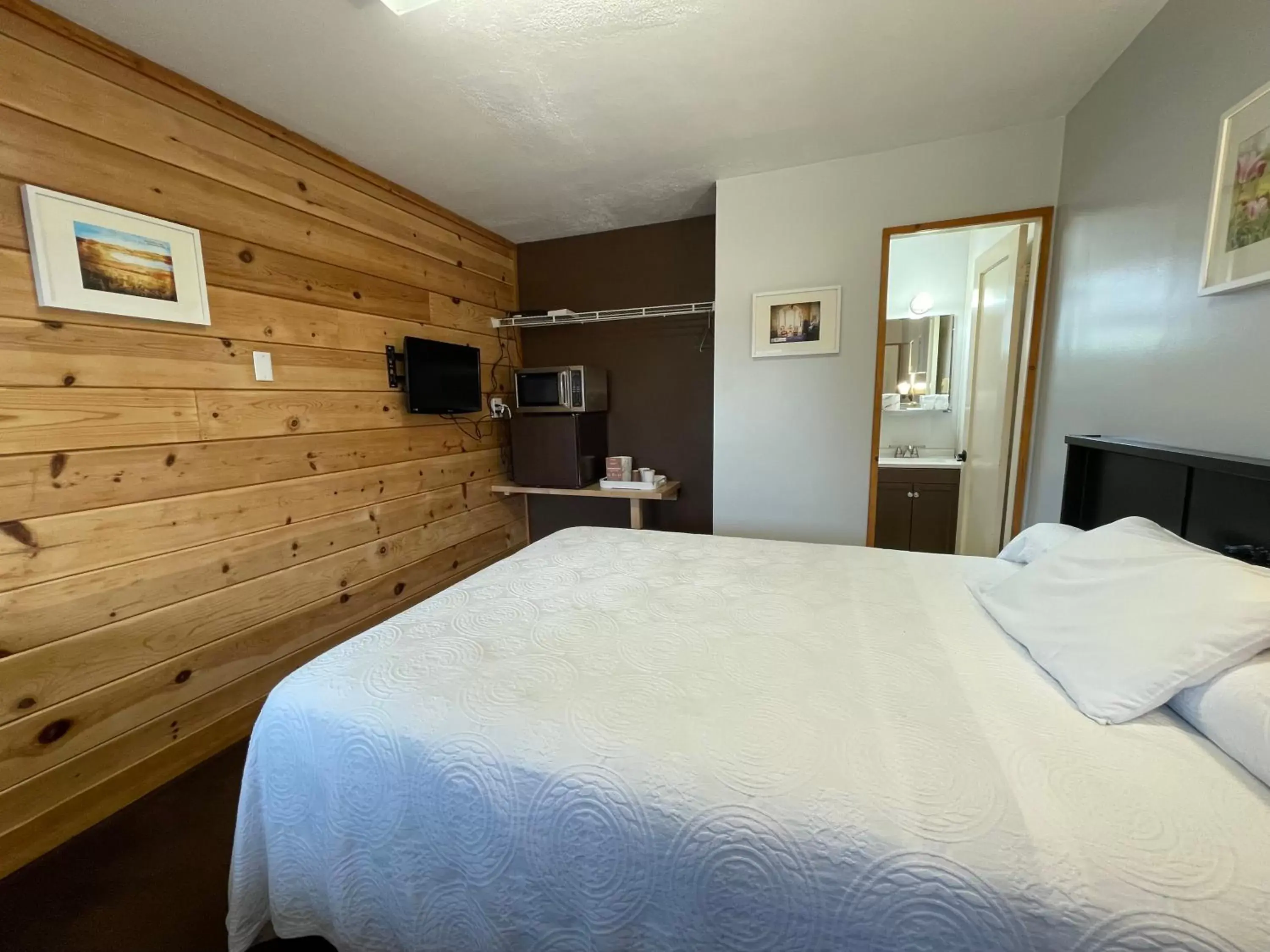 Bedroom, Bed in Walla Walla Garden Motel