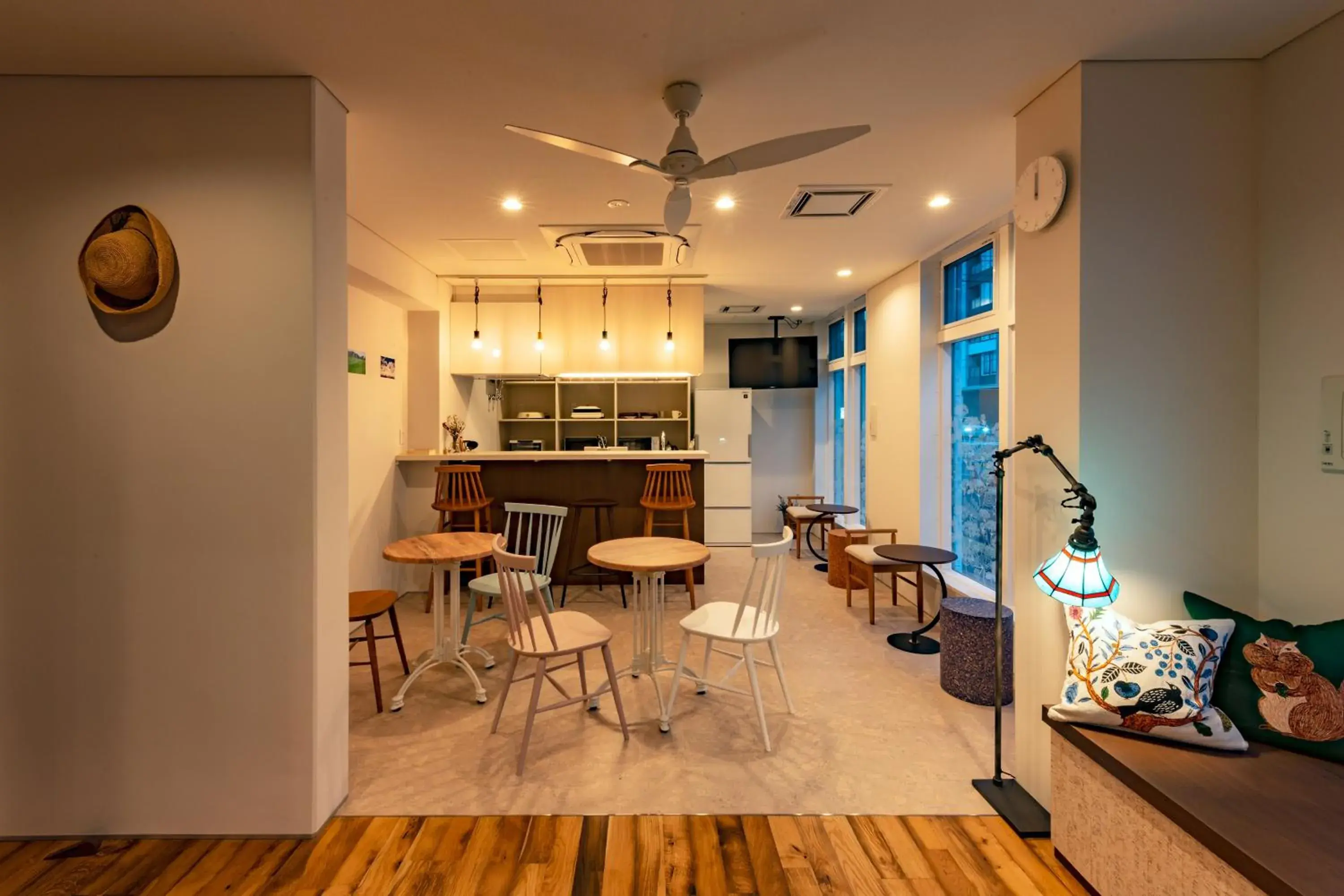 Communal lounge/ TV room, Restaurant/Places to Eat in plat hostel keikyu sapporo sky