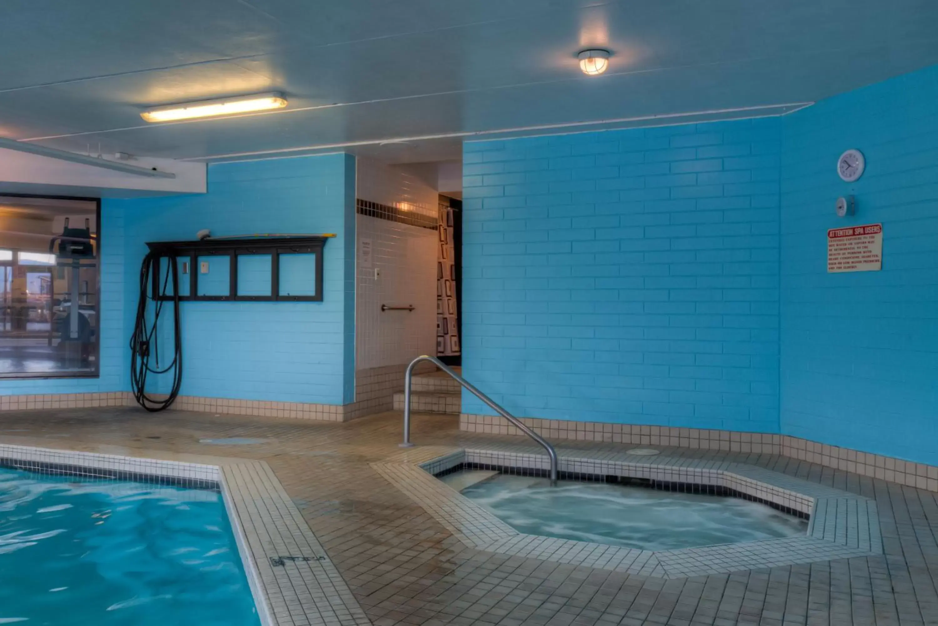 Hot Tub, Swimming Pool in Oceanfront Suites at Cowichan Bay