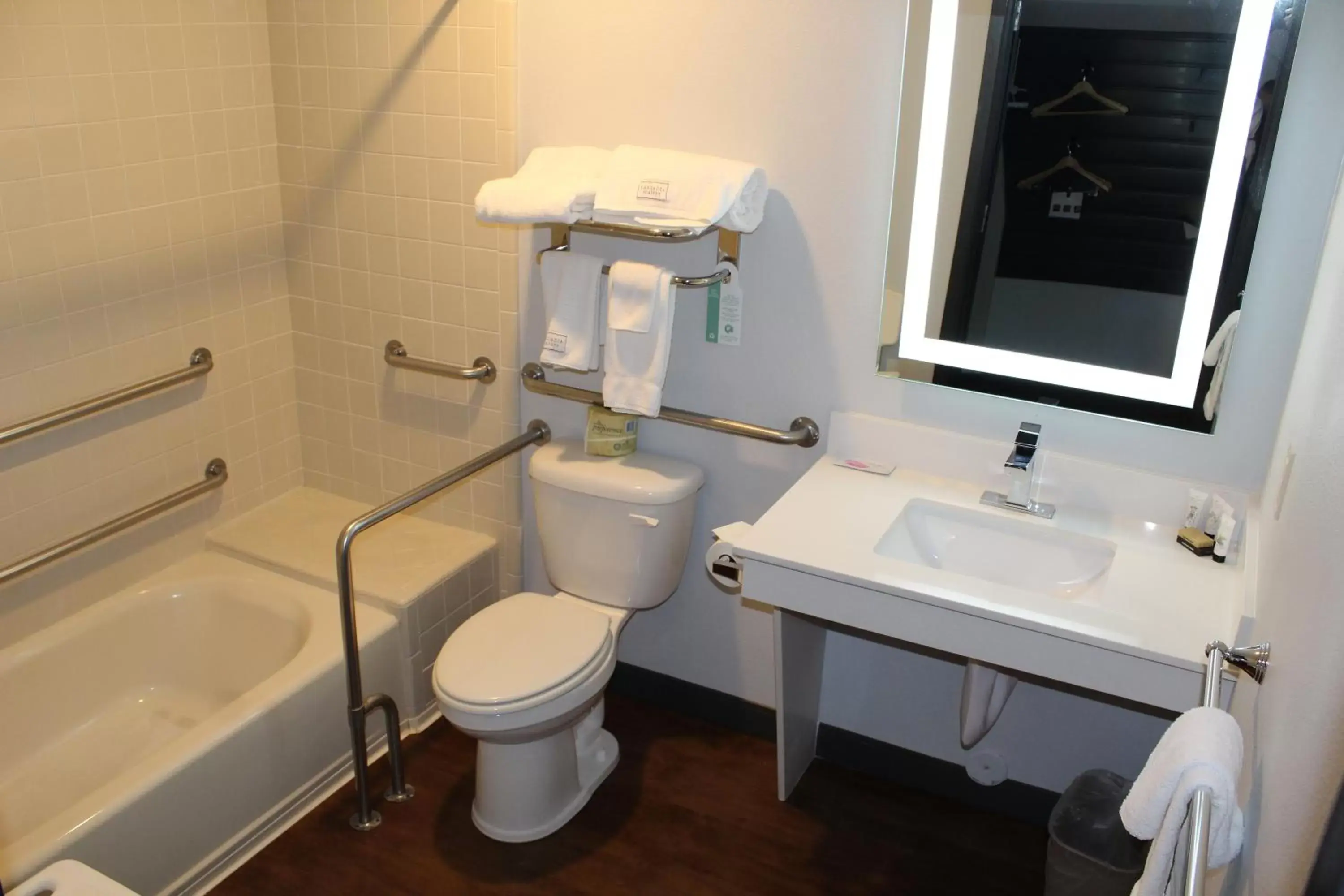 Bathroom in Red Lion Inn & Suites Ontario