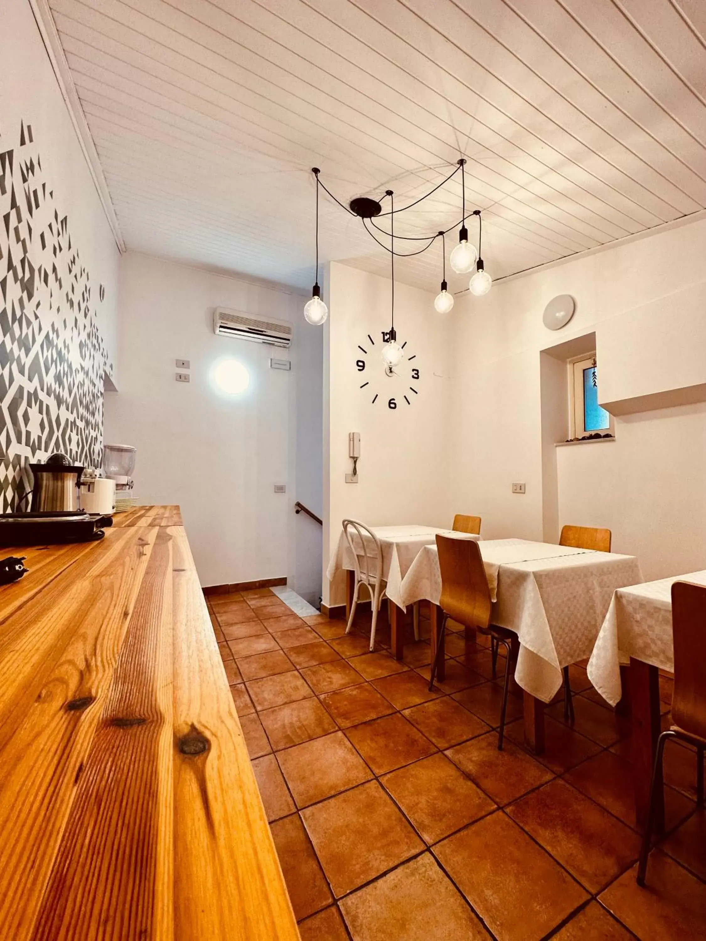 Coffee/tea facilities, Restaurant/Places to Eat in Casa Lilla