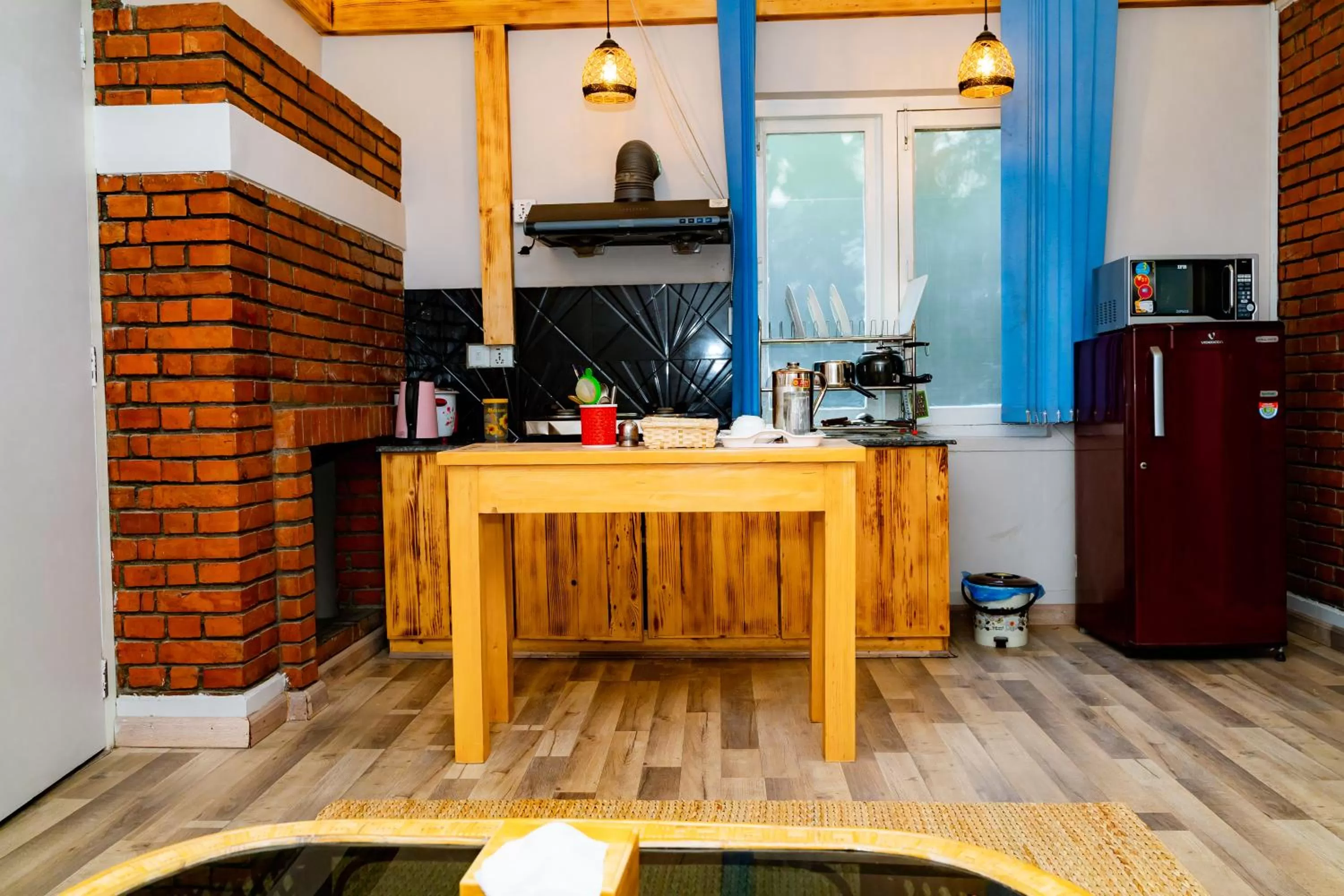 Kitchen or kitchenette in Silu Homes by Hostmandu