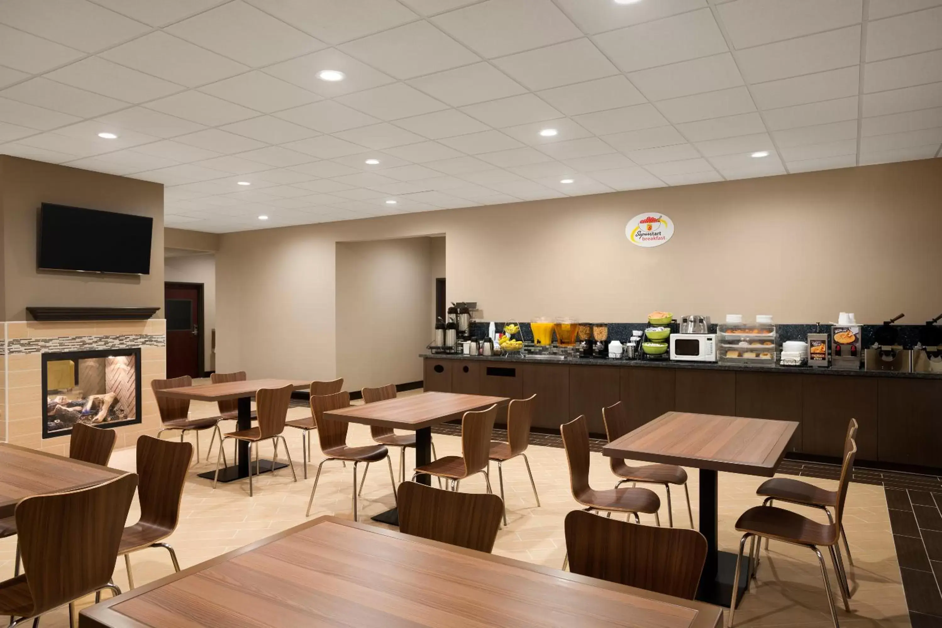 Dining area, Restaurant/Places to Eat in Super 8 by Wyndham Hershey