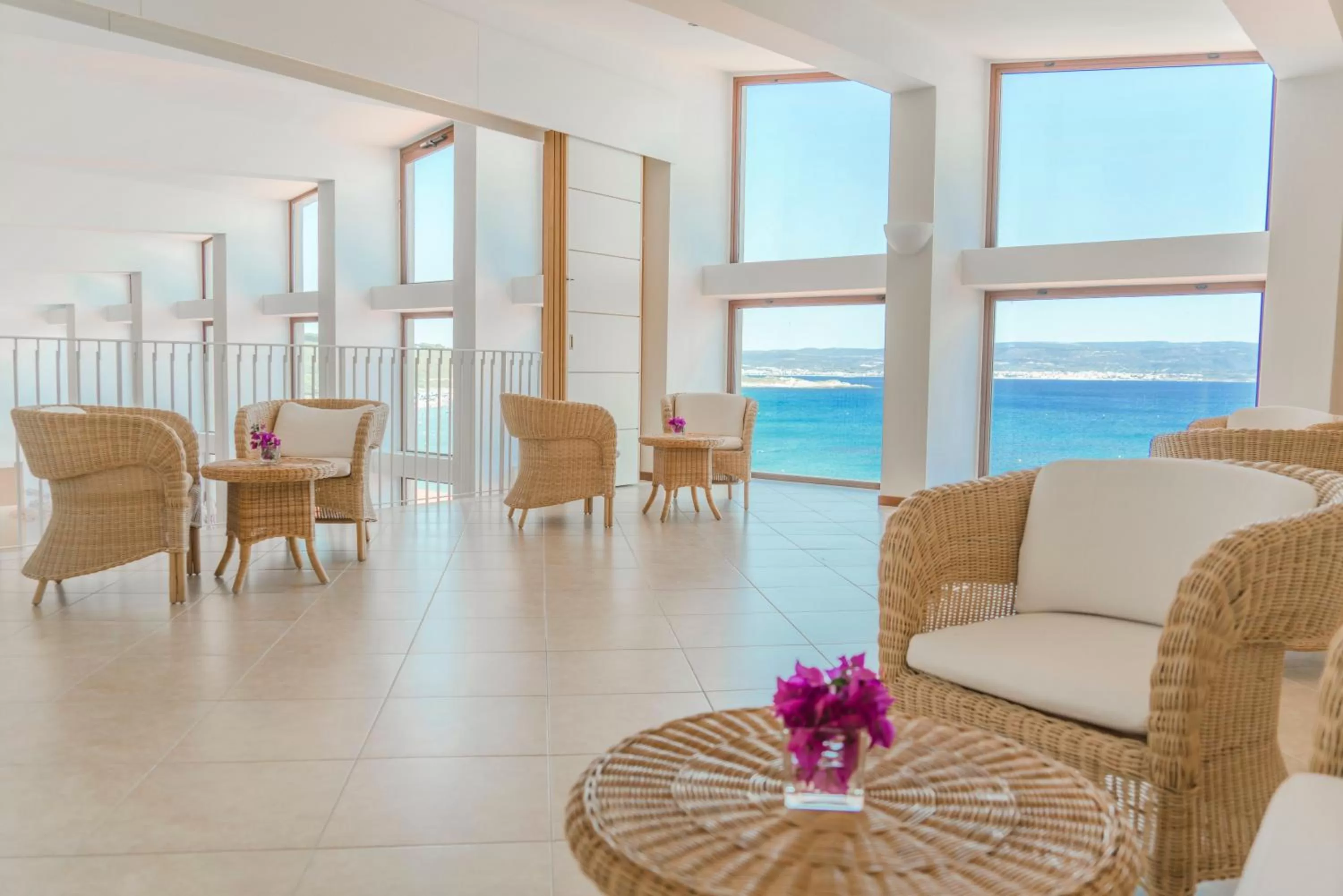 Communal lounge/ TV room in Hotel Dei Pini