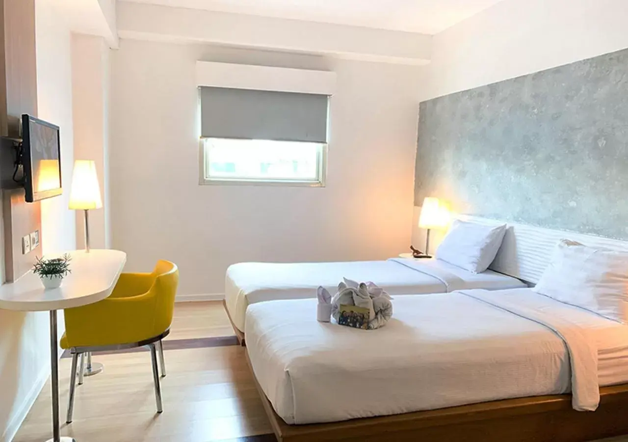 Photo of the whole room, Bed in 1O1 URBAN Jakarta Kelapa Gading