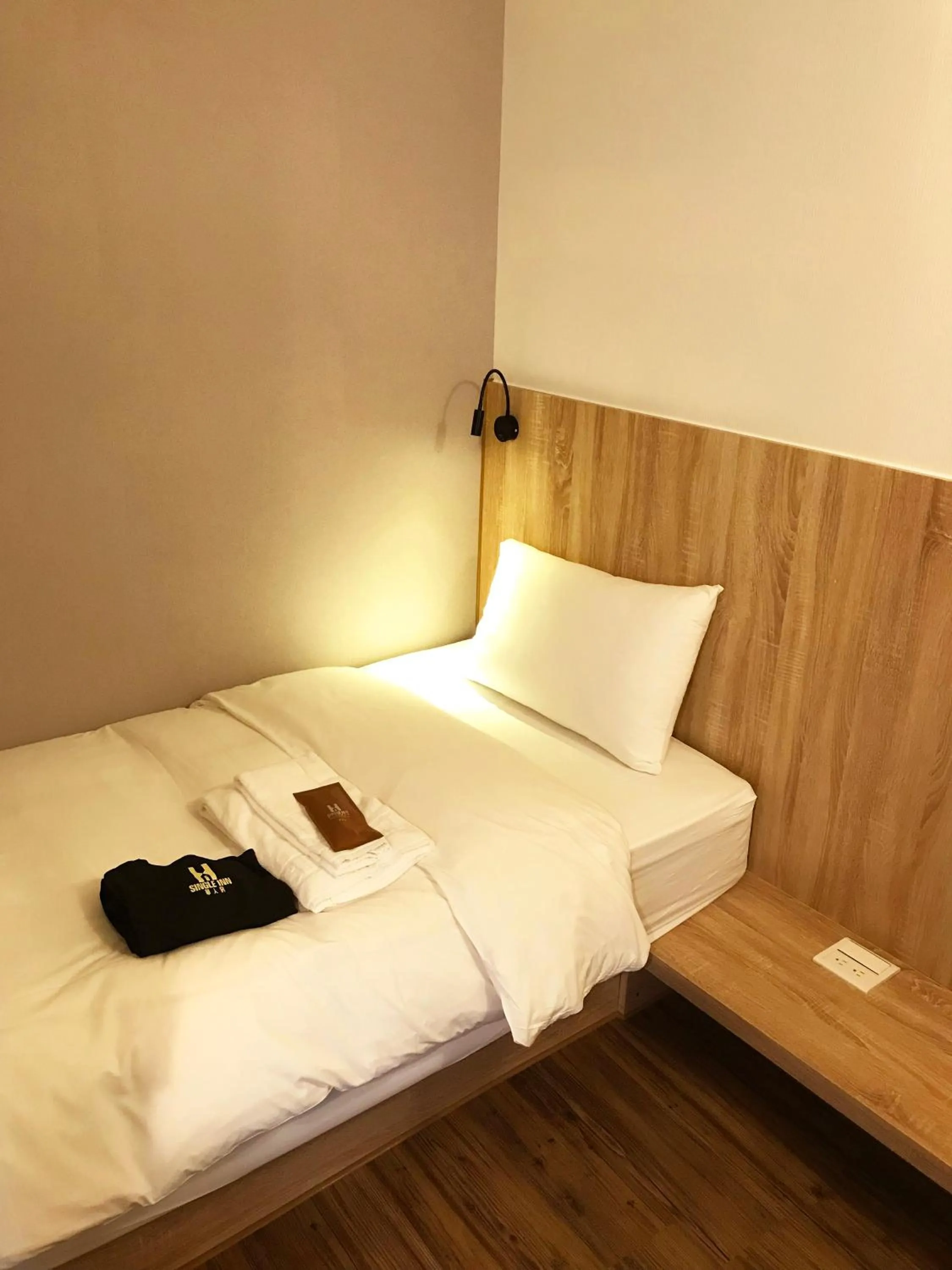 Bed in Single Inn-Kaohsiung Station