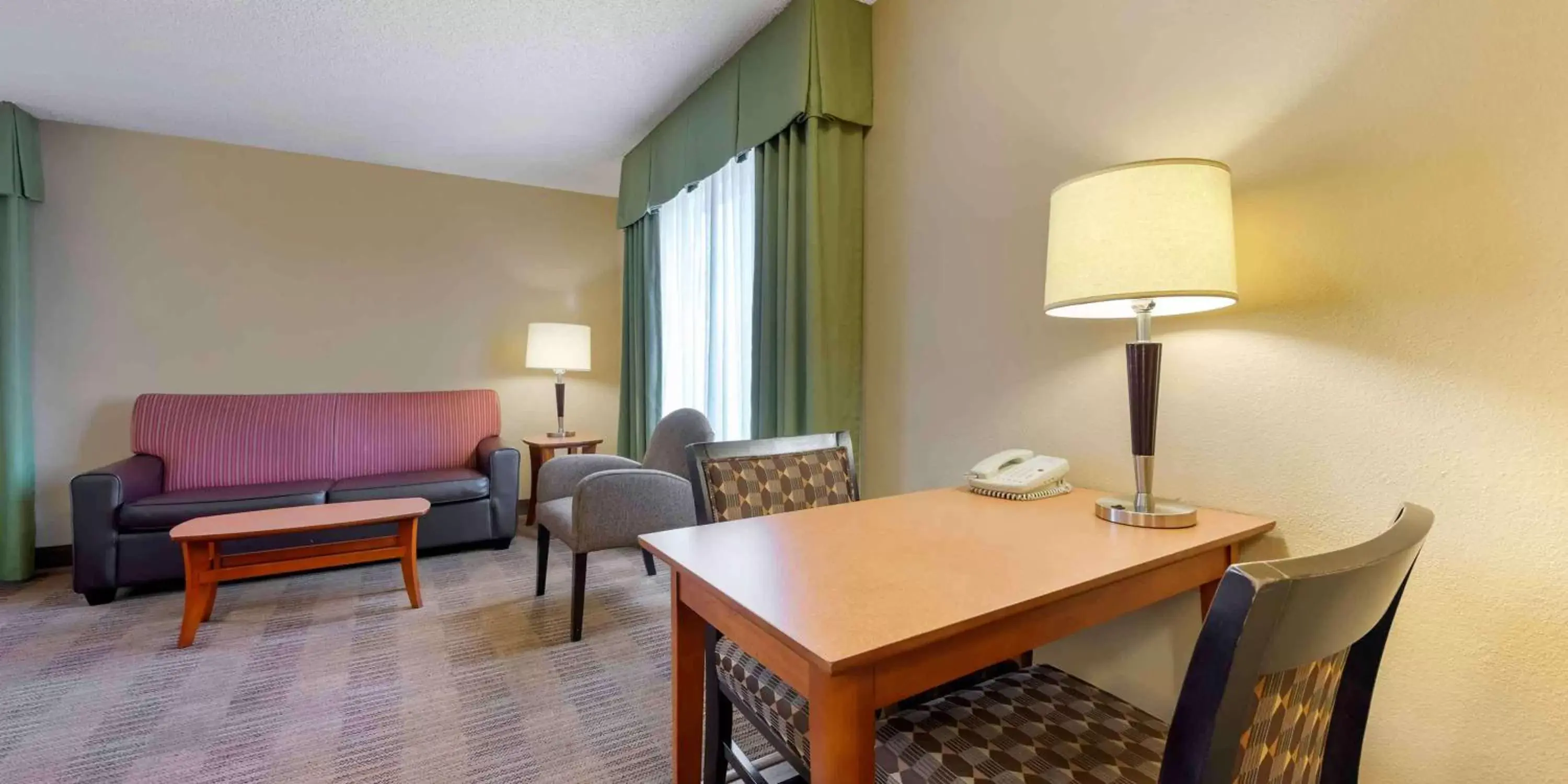 Bedroom, Seating Area in Extended Stay America Suites - Orlando - Orlando Theme Parks - Vineland Rd